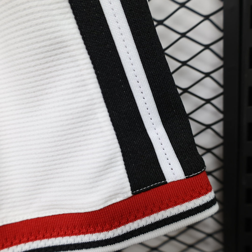 Short Oficial de Equipación – Manchester United (Temporada 2026/27)