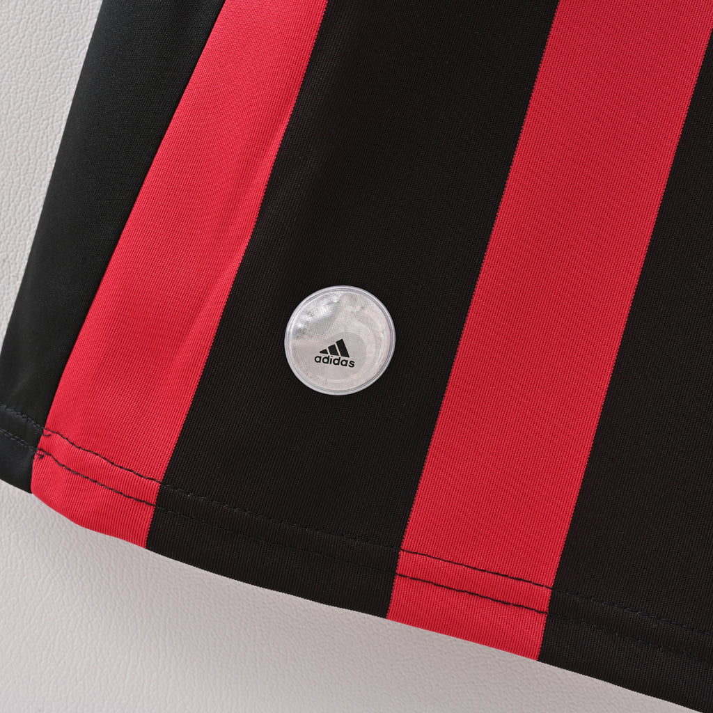 Camiseta Icónica AC Milan Temporada 2006/2007