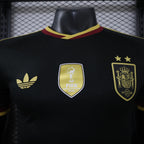 Presume de la segunda equipación / camiseta retro de la Selección Española de Adidas