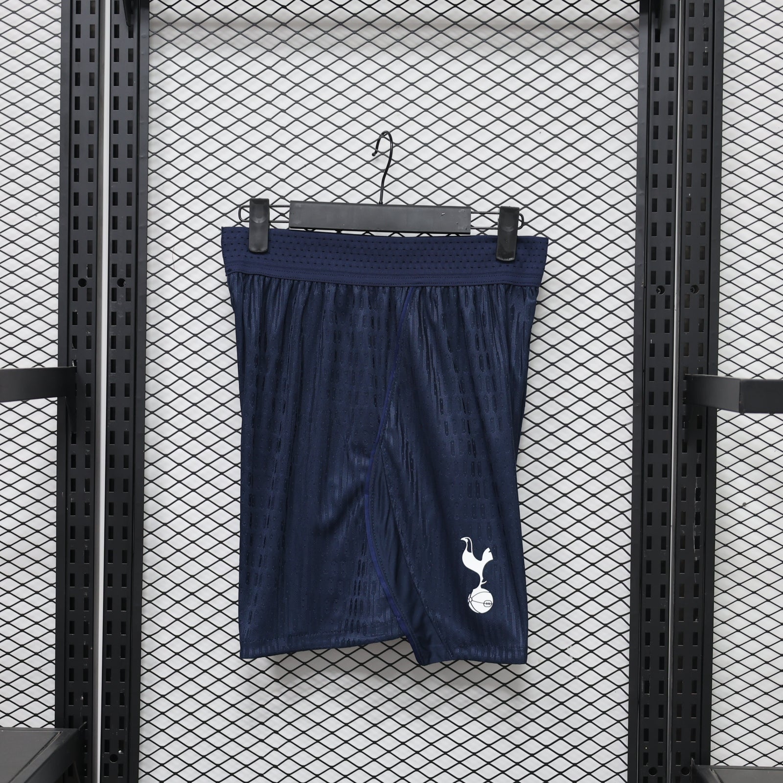 Short Oficial de Equipación – Tottenham Hotspur (Temporada 2026/27)
