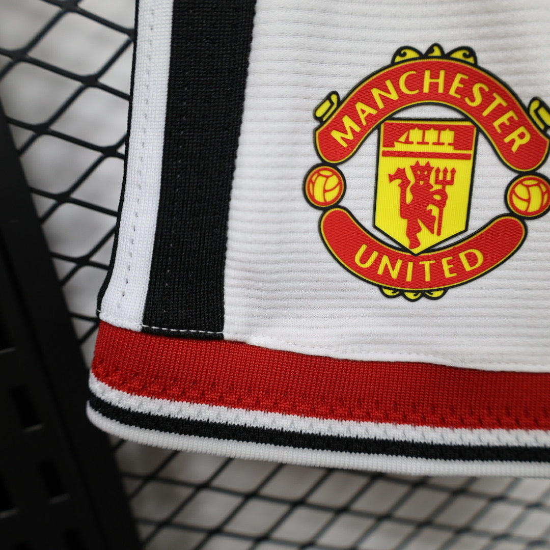 Short Oficial de Equipación – Manchester United (Temporada 2026/27)
