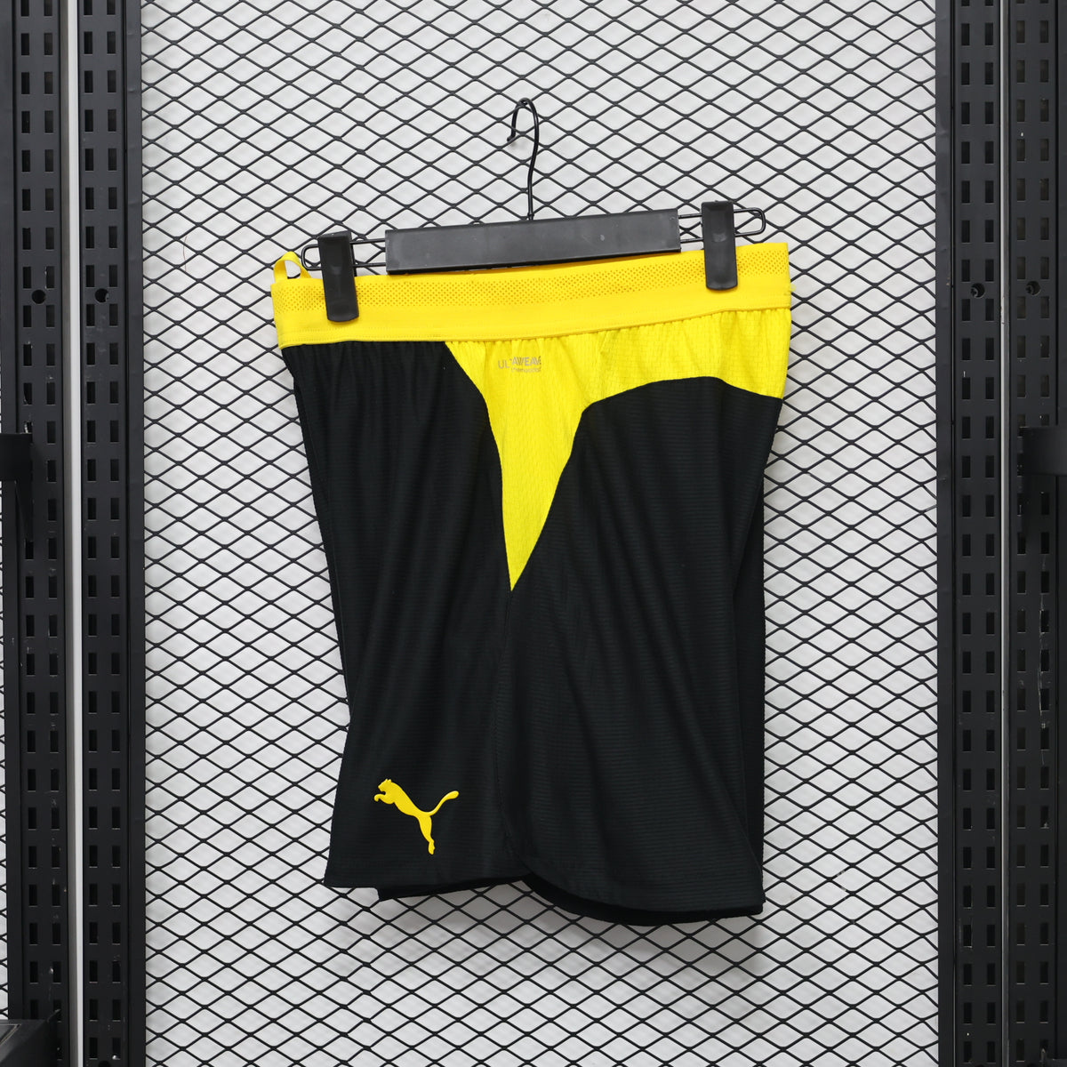 Short Oficial de Equipación – Borussia Dortmund (Temporada 2026/27)