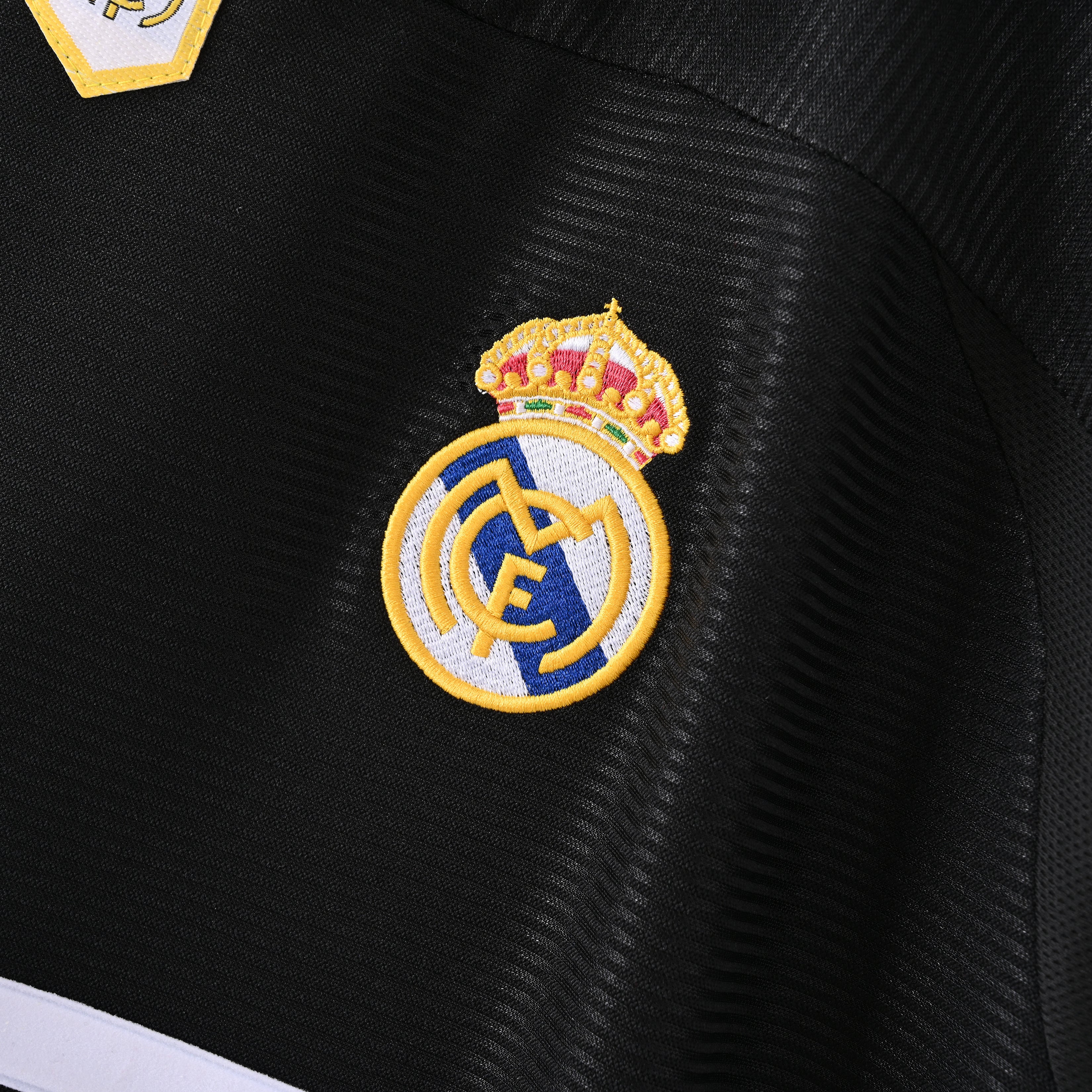 Camiseta Icónica Real Madrid Temporada 1999/2000 (Visitante o Alternativa - Centenario)