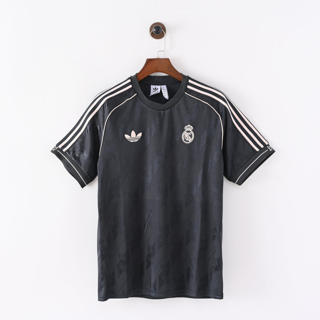 Camiseta Icónica Real Madrid Edición Especial Retro / Icon Collection