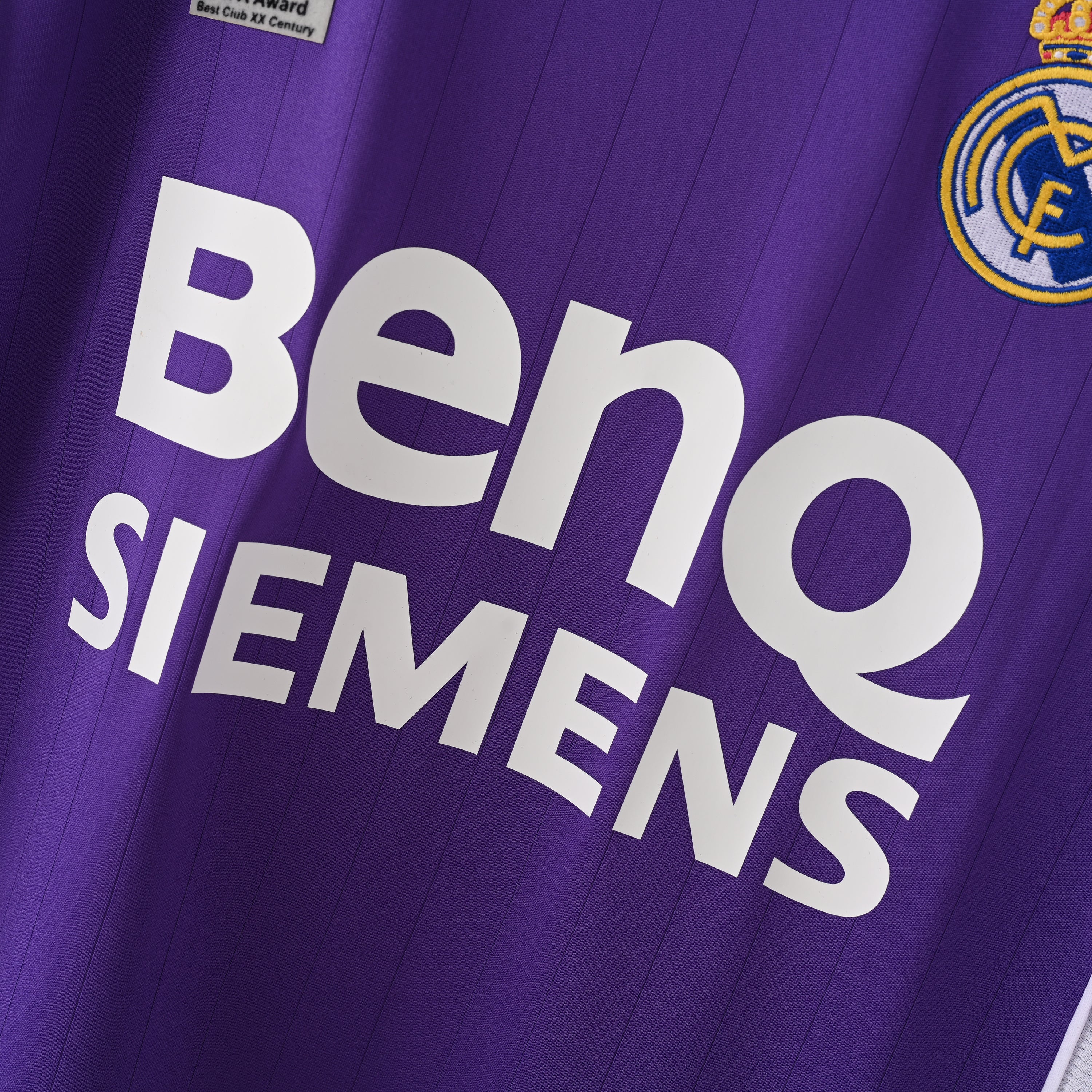 Camiseta Icónica Real Madrid Temporada 2006/2007 (Visitante o Alternativa)
