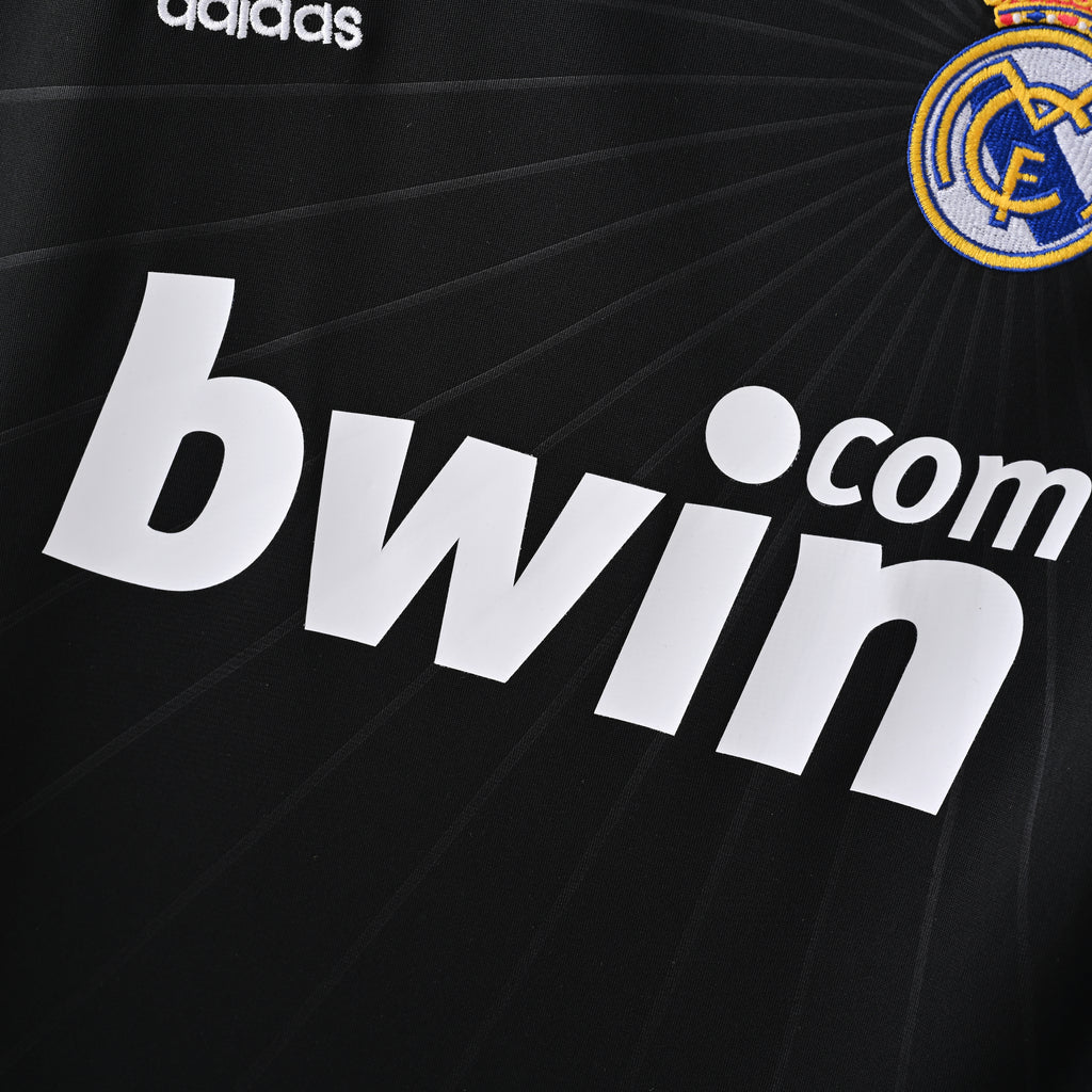 Camiseta Icónica Real Madrid Temporada 2010/2011 (Visitante o Alternativa)