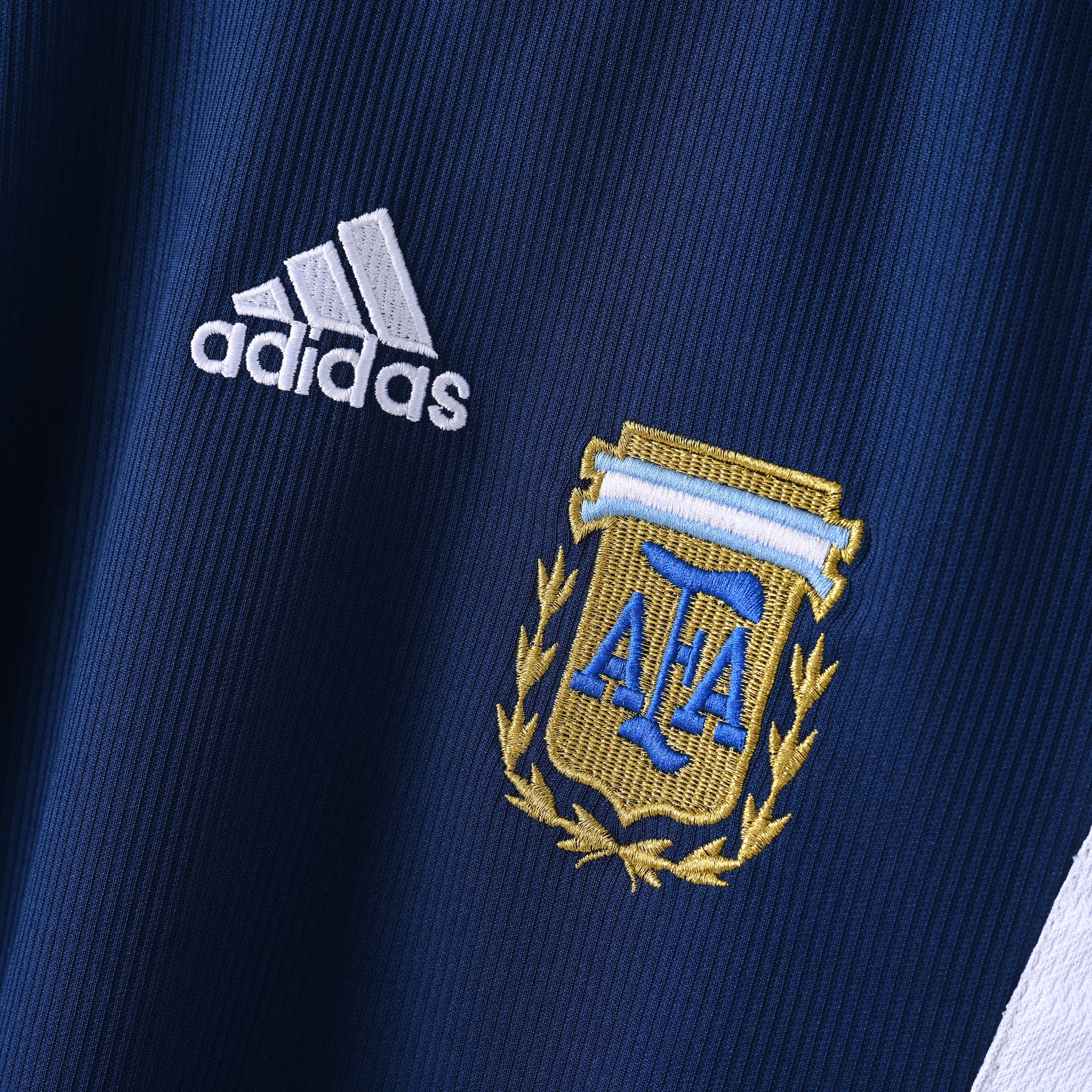 Camiseta Icónica Selección de Argentina Temporada 1998/1999 (Visitante o Alternativa)