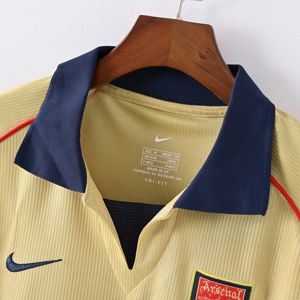 Camiseta Icónica Arsenal FC Temporada 2001/2002 (Visitante o Alternativa)