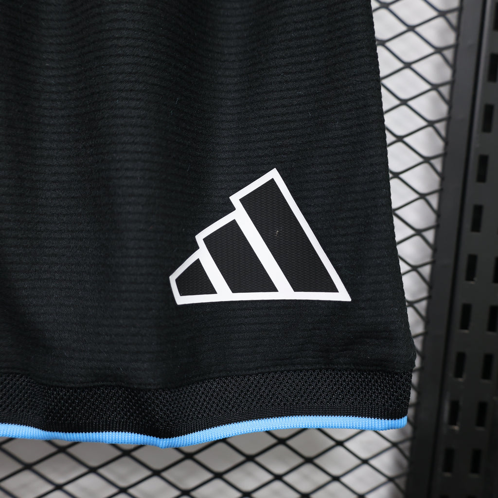 Short Oficial de Equipación – Newcastle United (Temporada 2026/27)