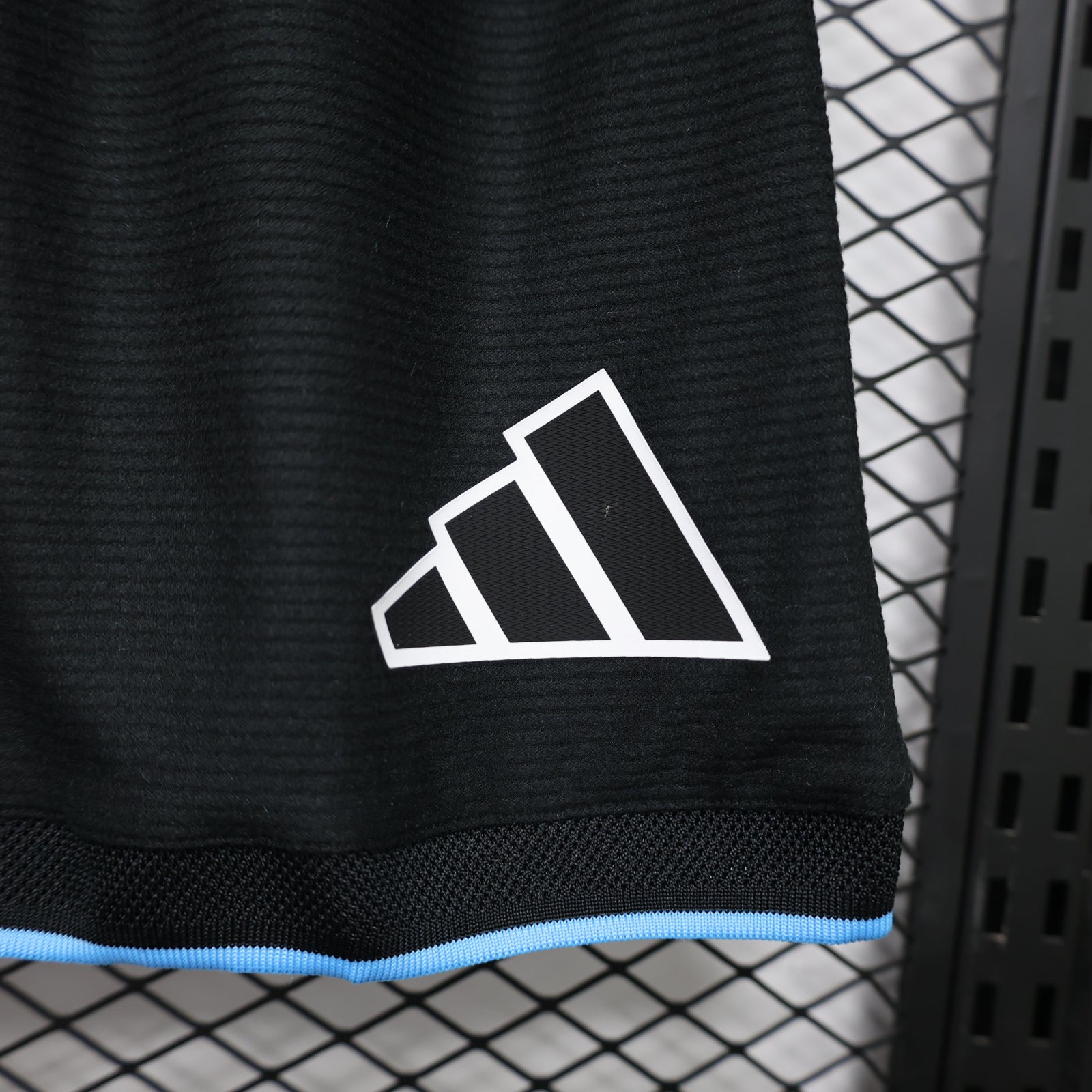 Short Oficial de Equipación – Newcastle United (Temporada 2026/27)