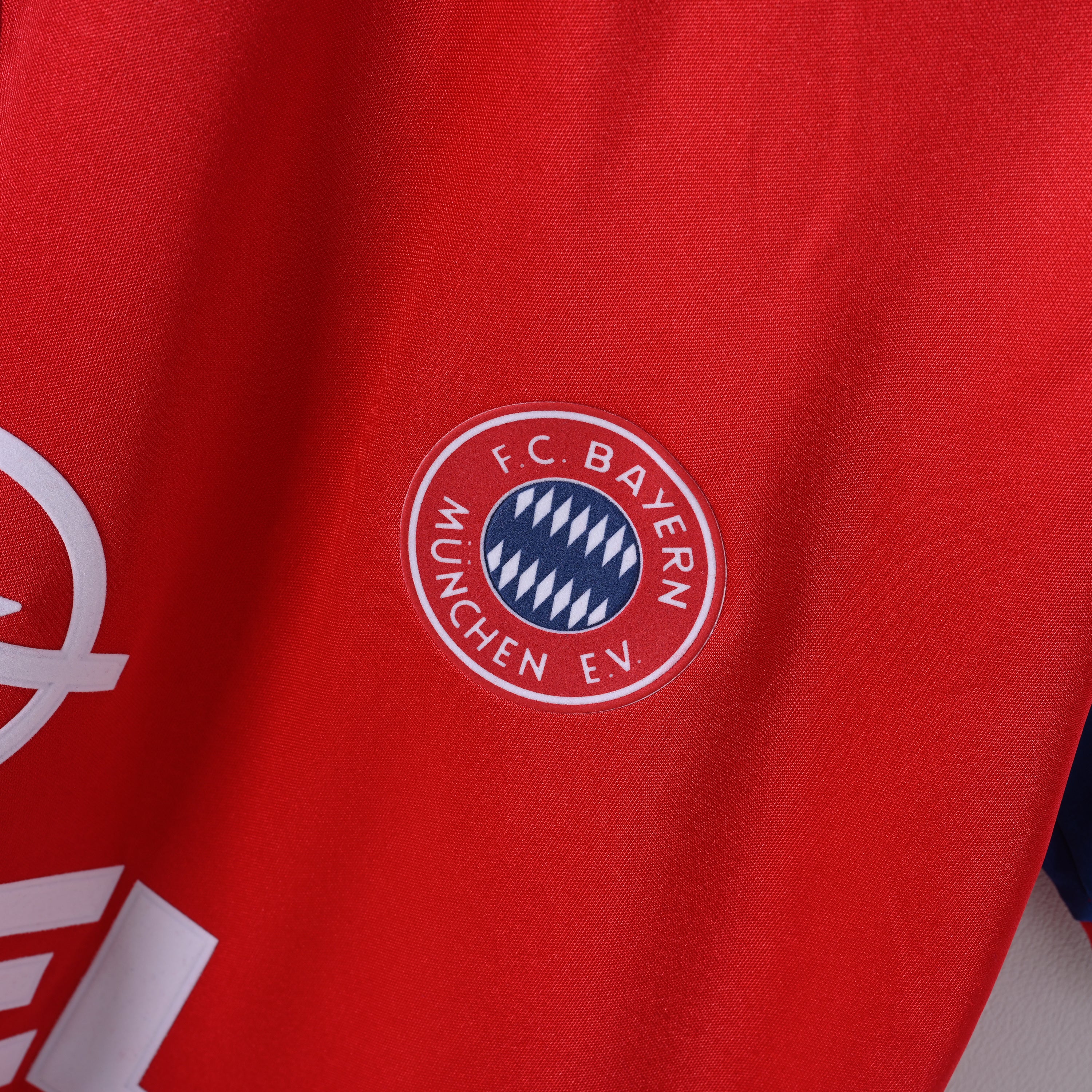 Camiseta Icónica Bayern de Múnich Temporada 1995/1996 (Visitante o Alternativa)