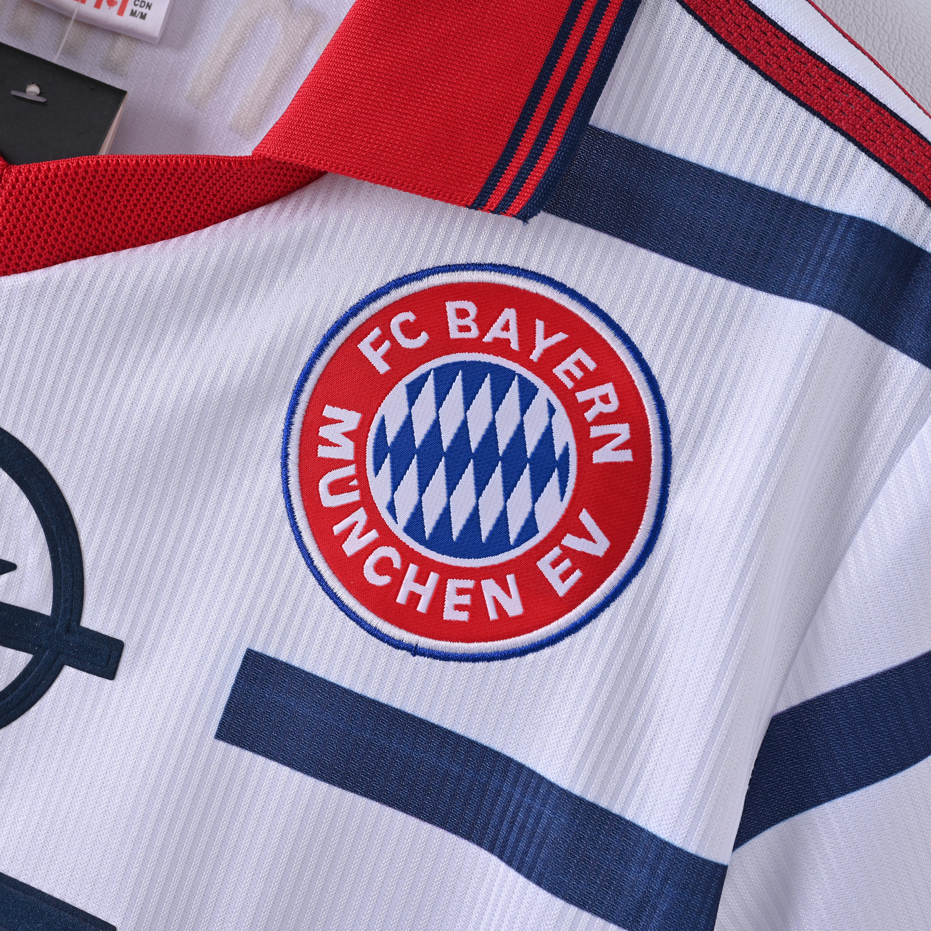 Camiseta Icónica Bayern de Múnich Temporada 1995/1997 (Visitante o Alternativa)