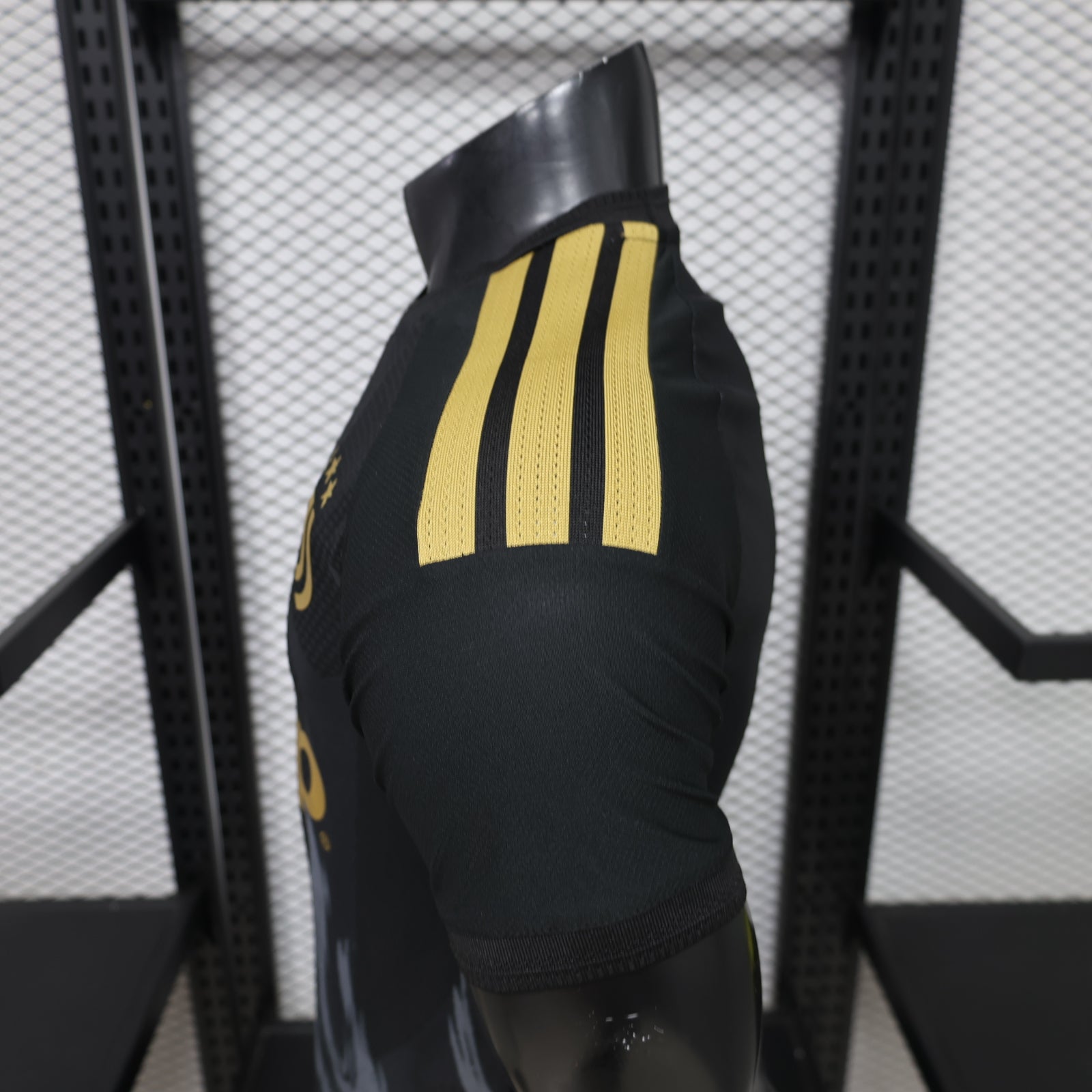 Camiseta Juventus Visitante 2023/2024 - Edición Especial Negrita / Dorada