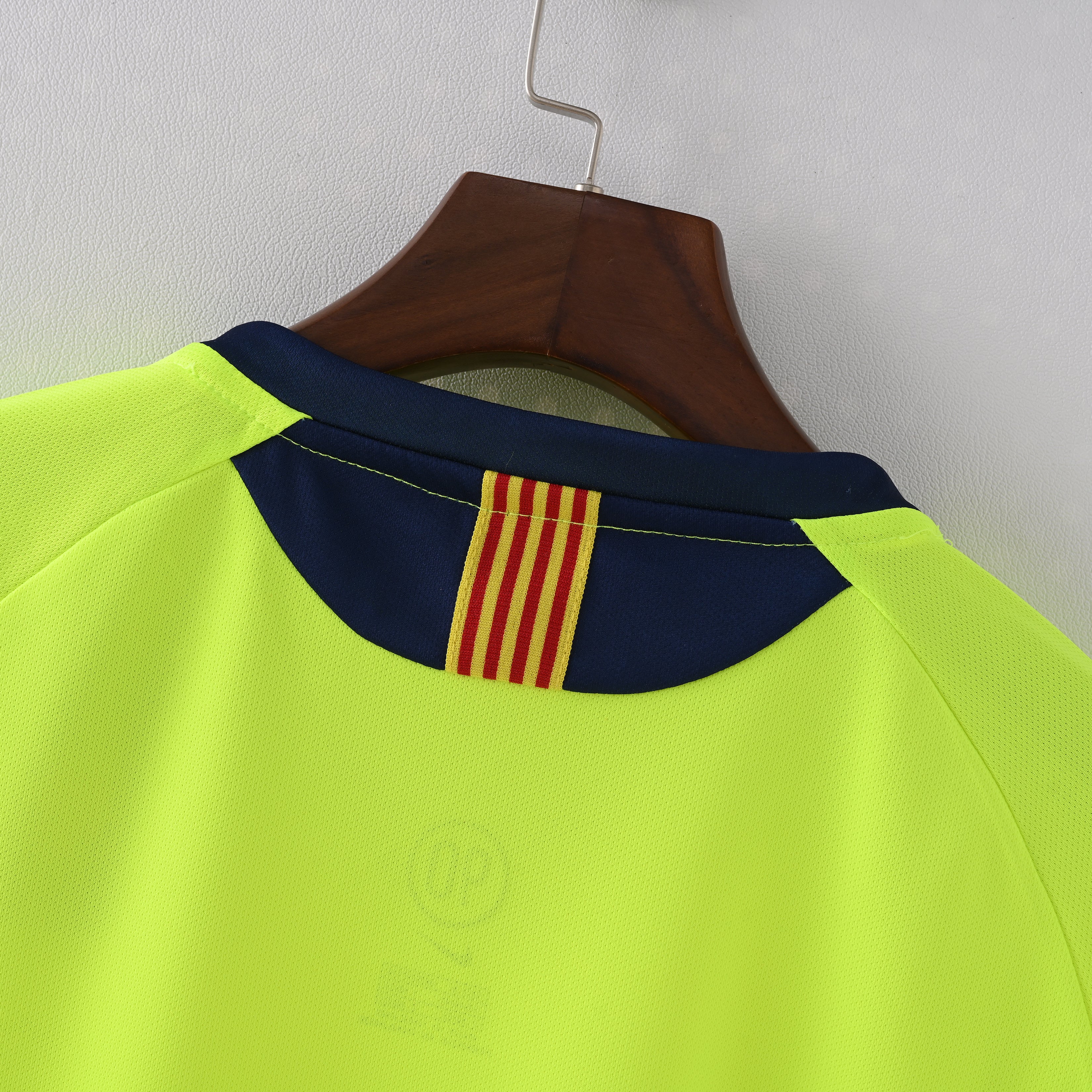 Camiseta Icónica FC Barcelona Temporada 2005/2006 (Visitante o Alternativa)