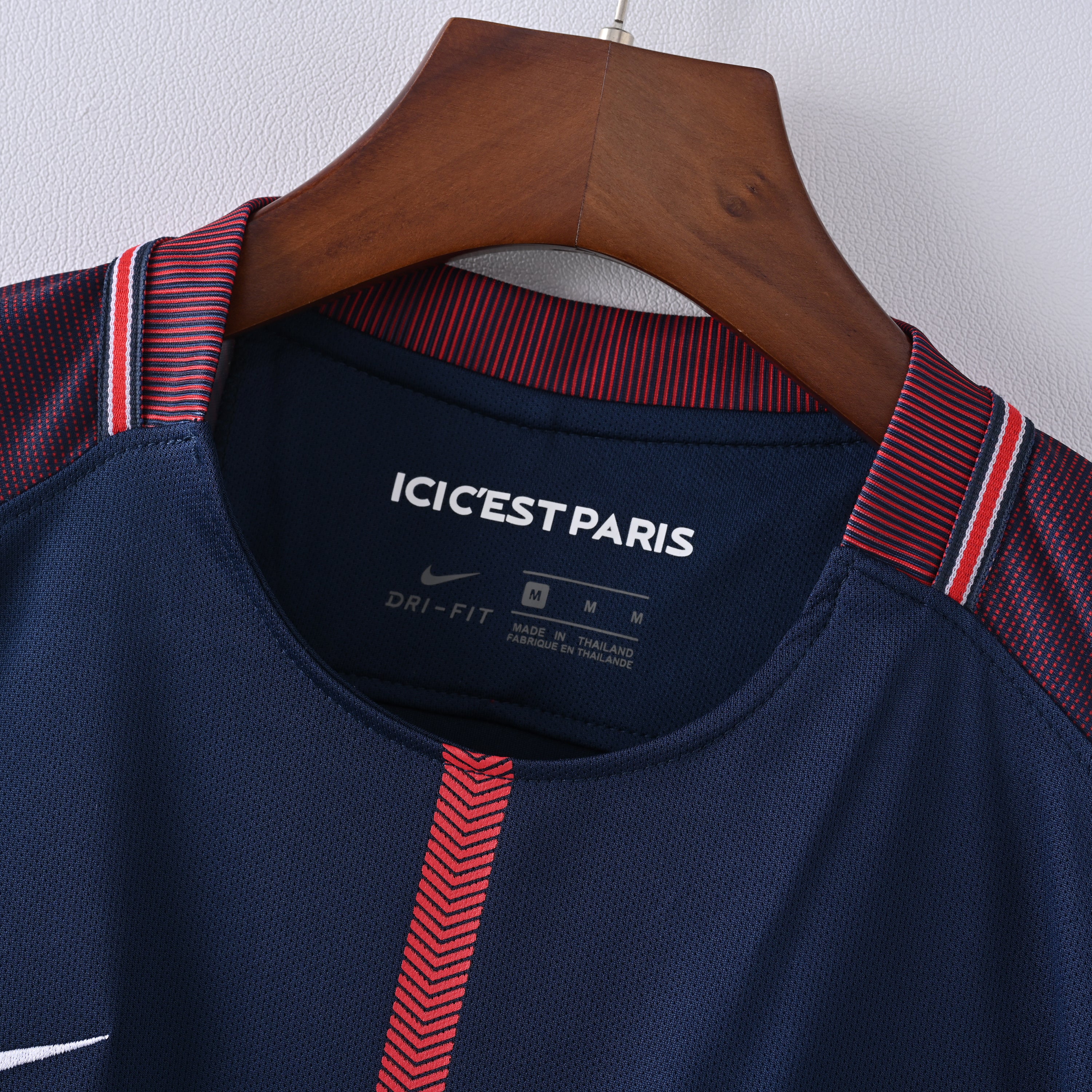 Camiseta Icónica Paris Saint-Germain Temporada 2016/2017 (Local)