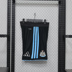Short Oficial de Equipación – Newcastle United (Temporada 2026/27)