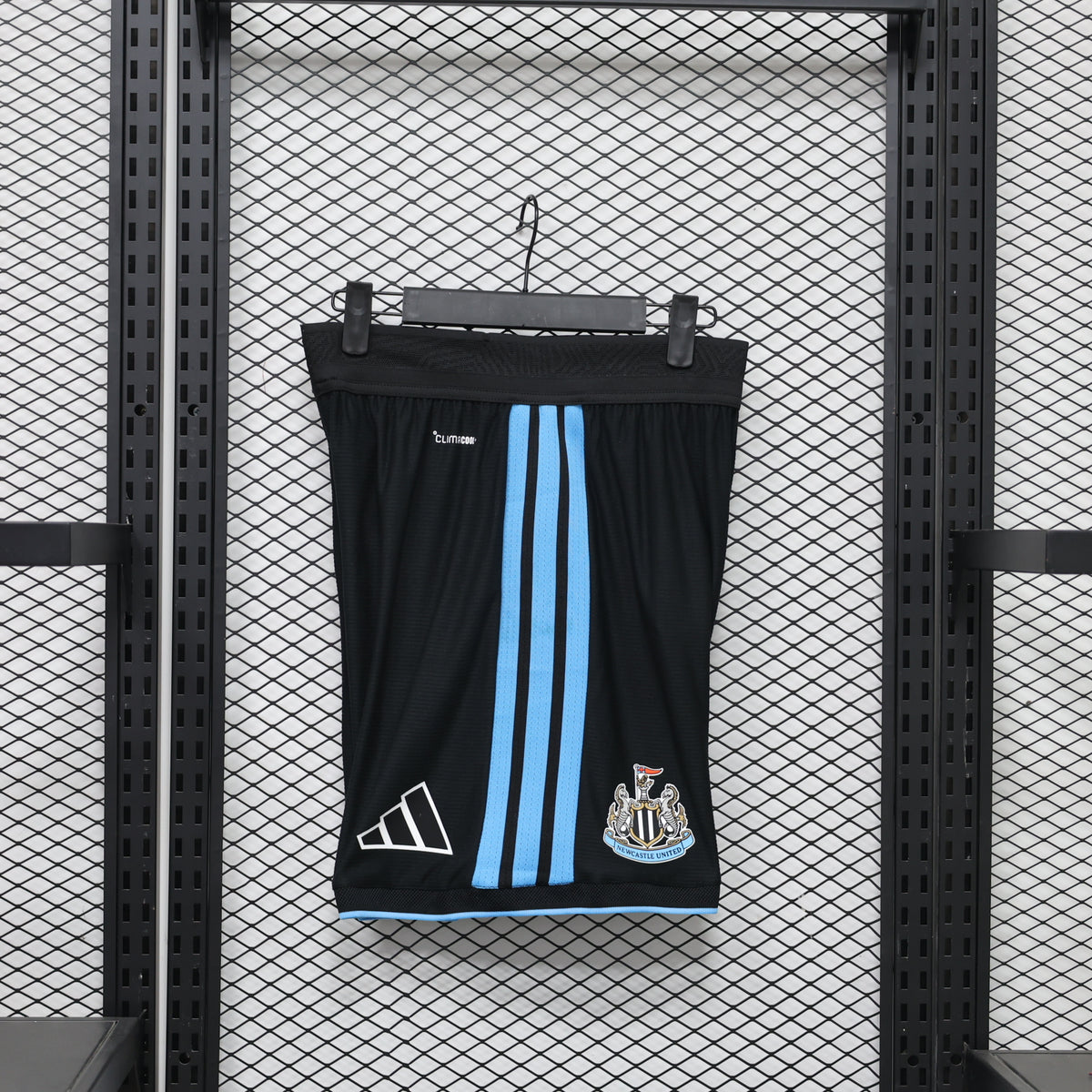 Short Oficial de Equipación – Newcastle United (Temporada 2026/27)