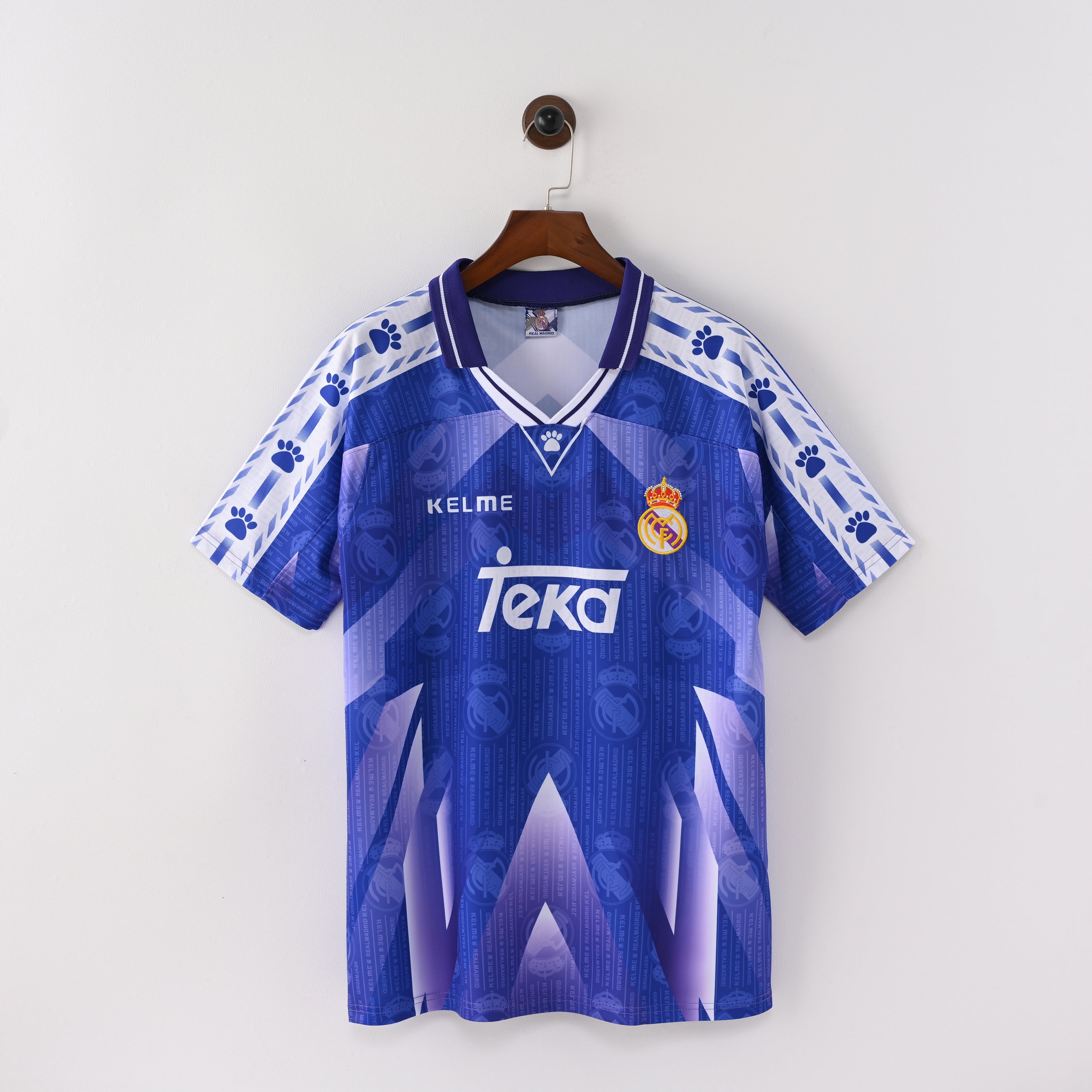 Camiseta Icónica Real Madrid Temporada 1994/1995 (Visitante o Alternativa)