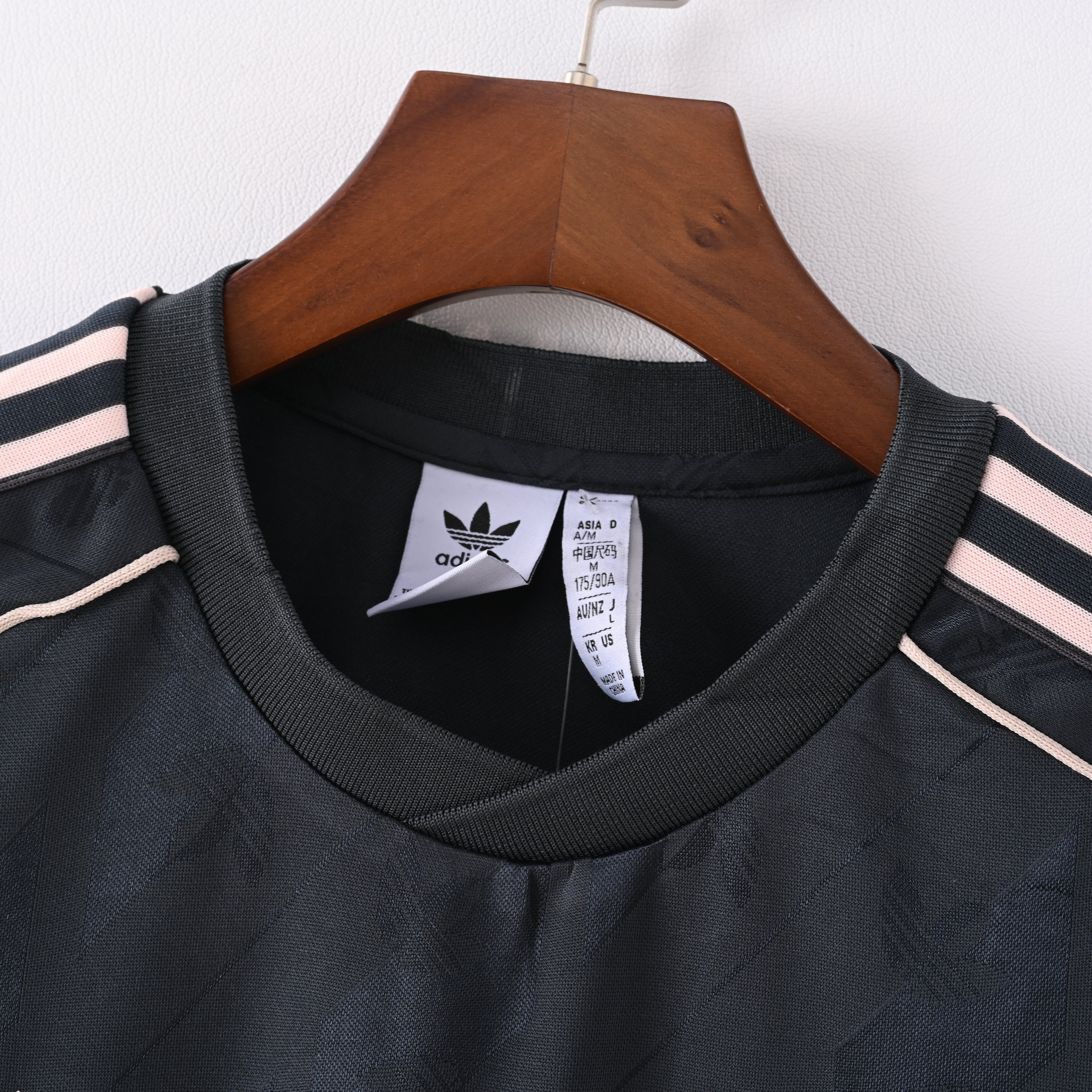 Camiseta Icónica Real Madrid Edición Especial Retro / Icon Collection