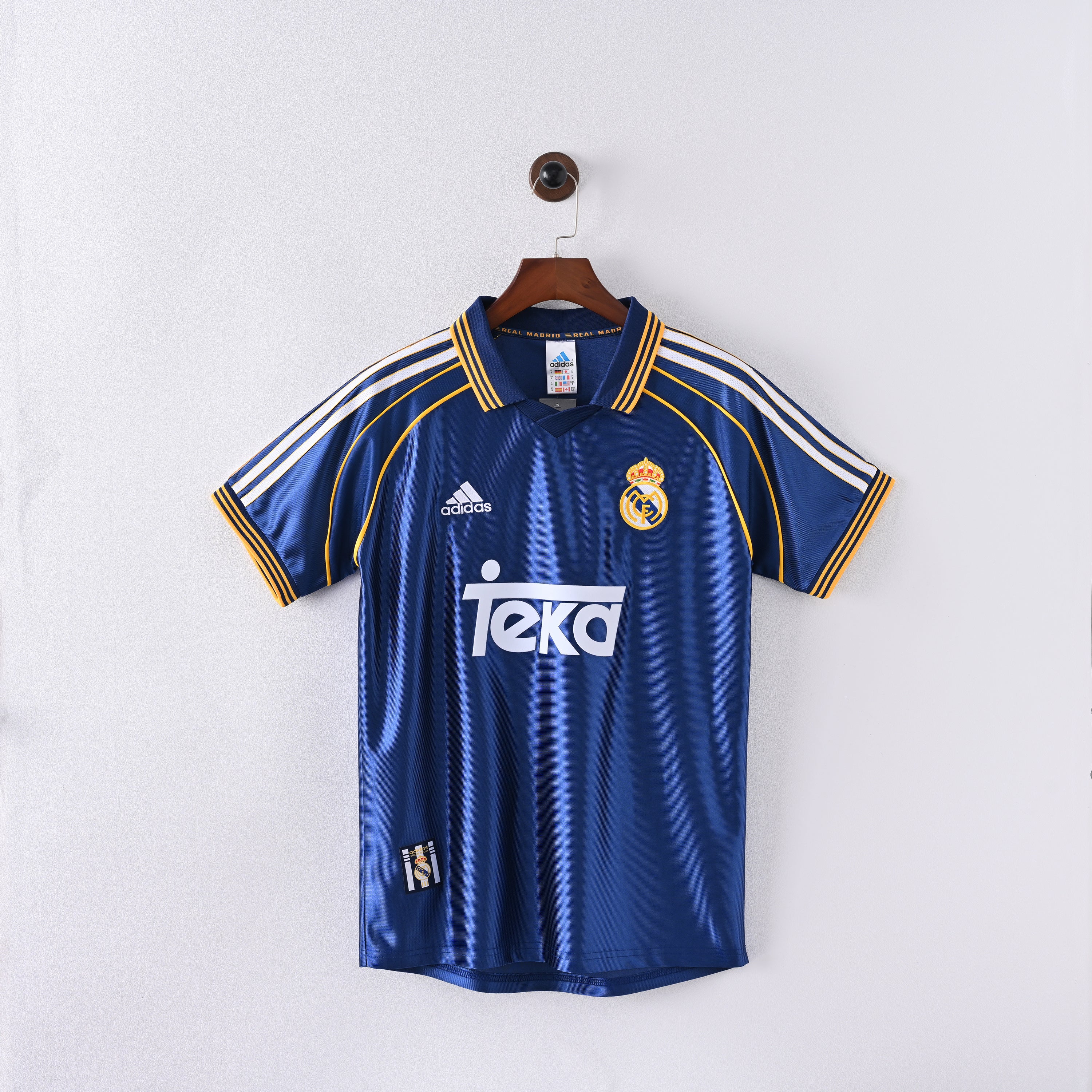 Camiseta Icónica Real Madrid Temporada 1999/2000 (Visitante - Azul / La Octava)