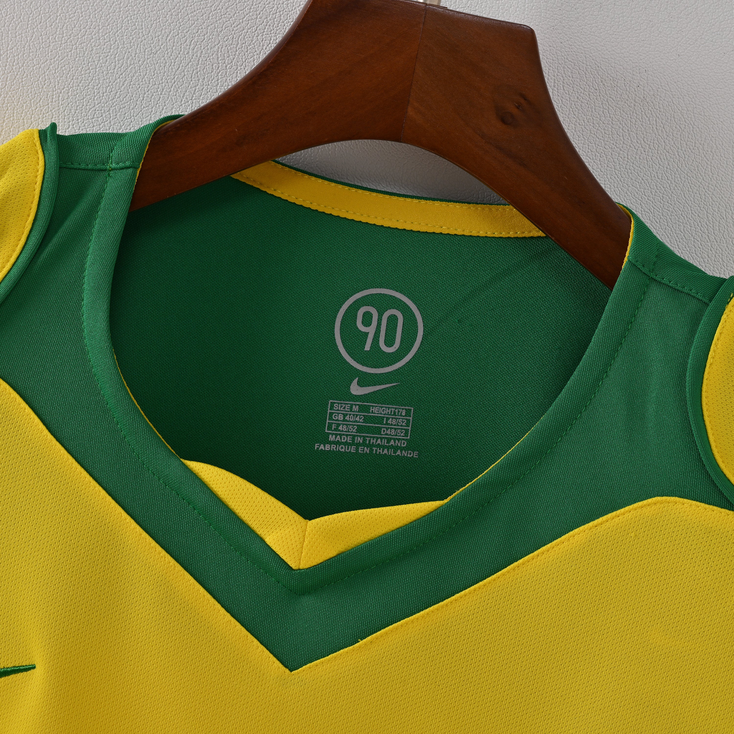 Camiseta Icónica Selección de Brasil Temporada 2004/2005