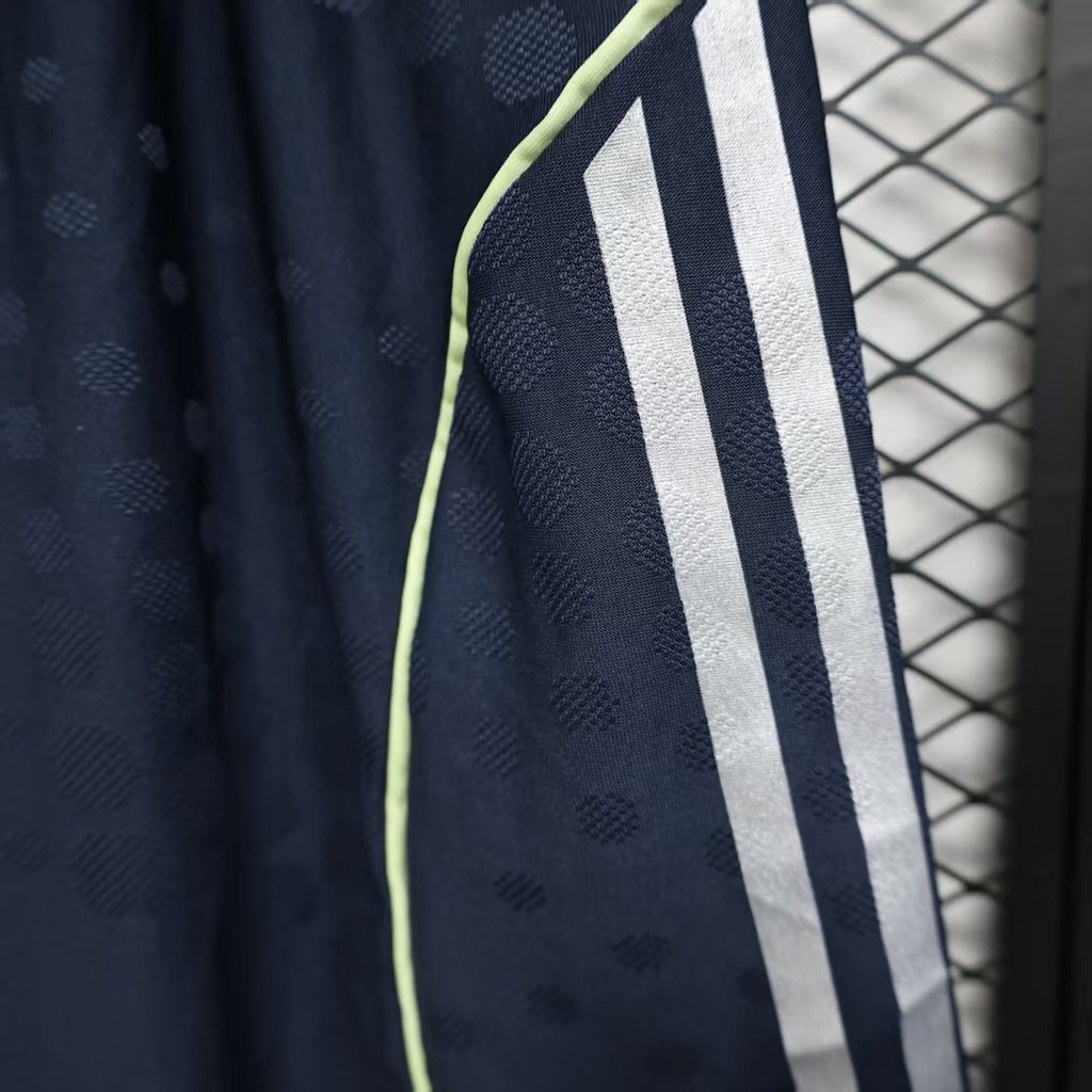 Short Oficial de Equipación – Real Madrid (Temporada 2026/27)