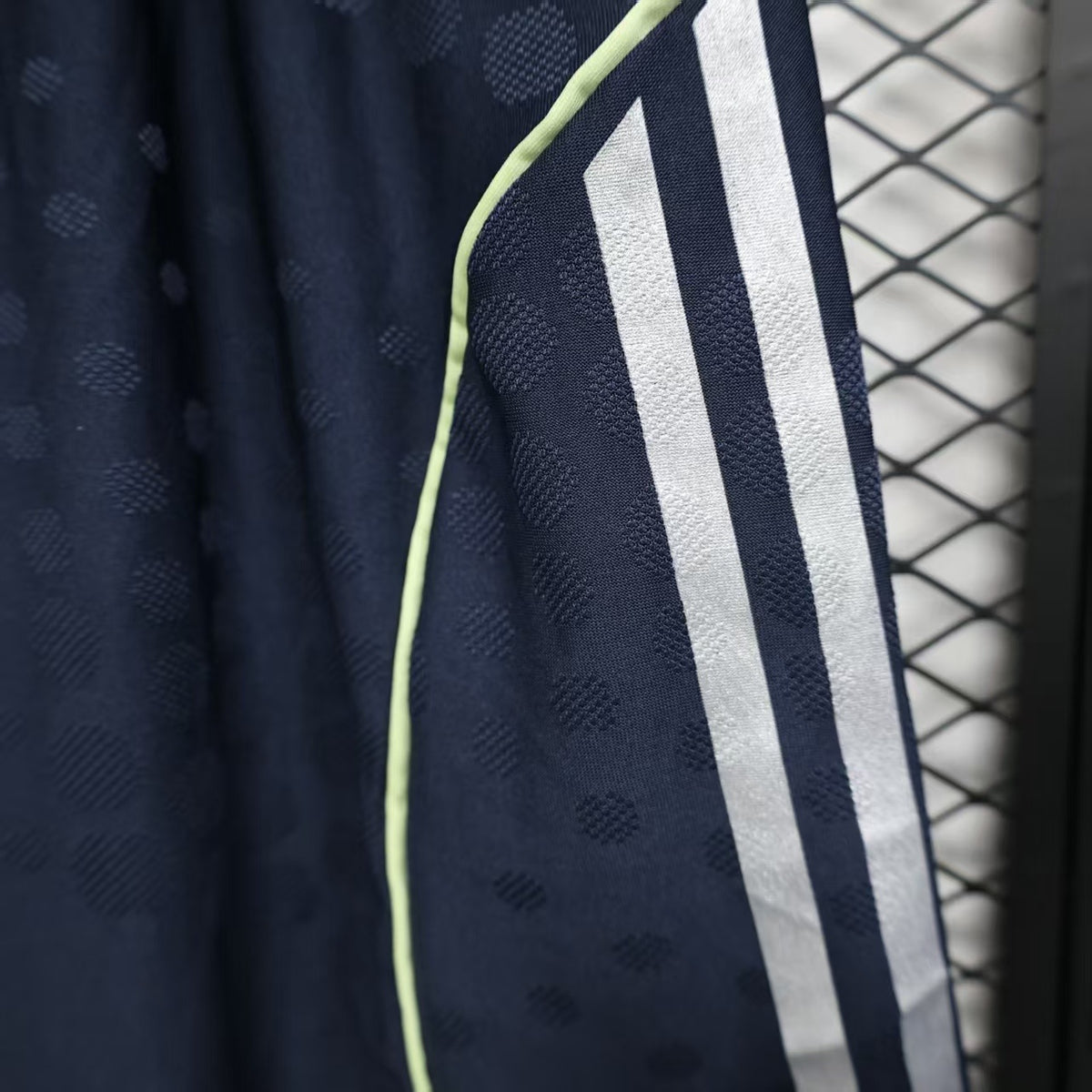 Short Oficial de Equipación – Real Madrid (Temporada 2026/27)