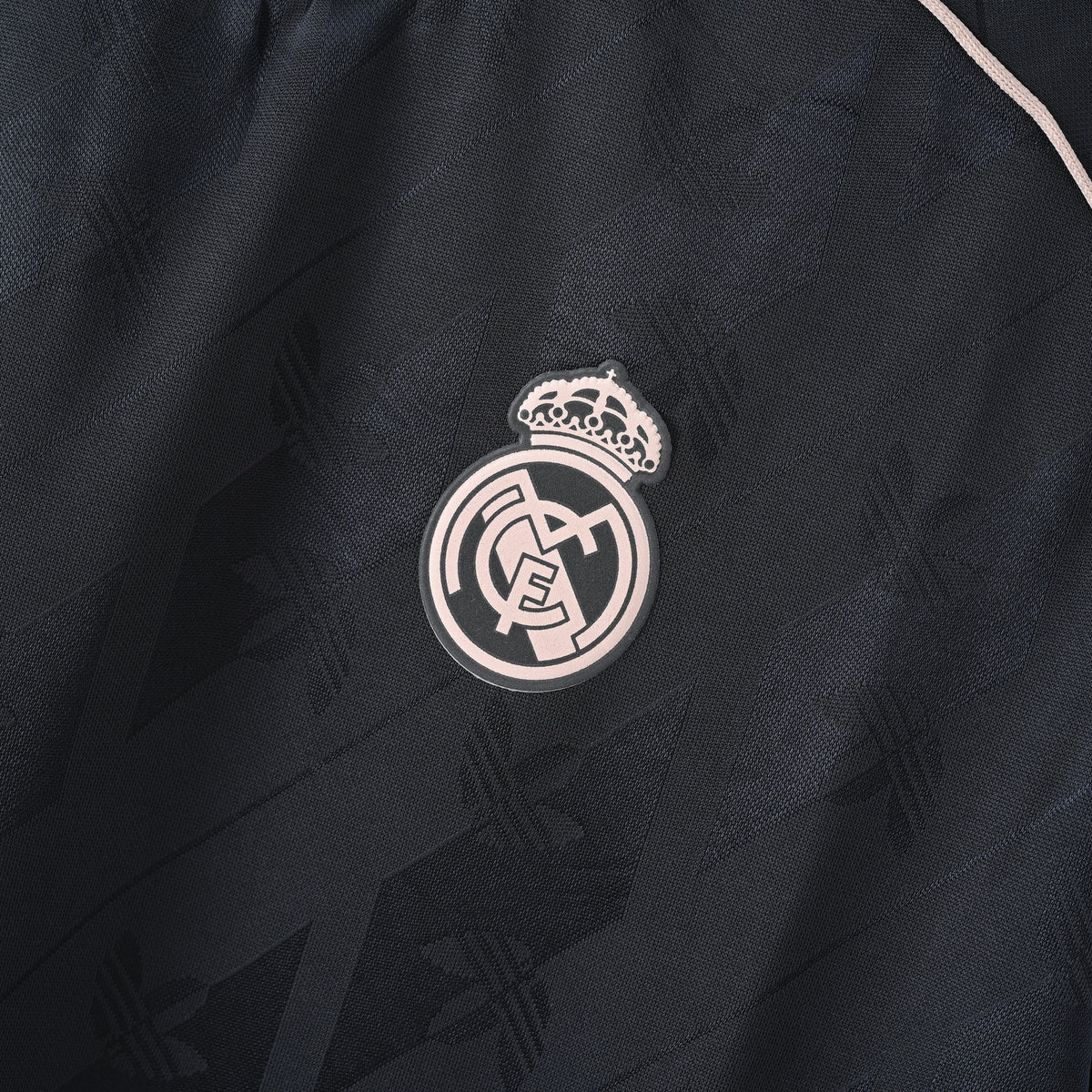 Camiseta Icónica Real Madrid Edición Especial Retro / Icon Collection