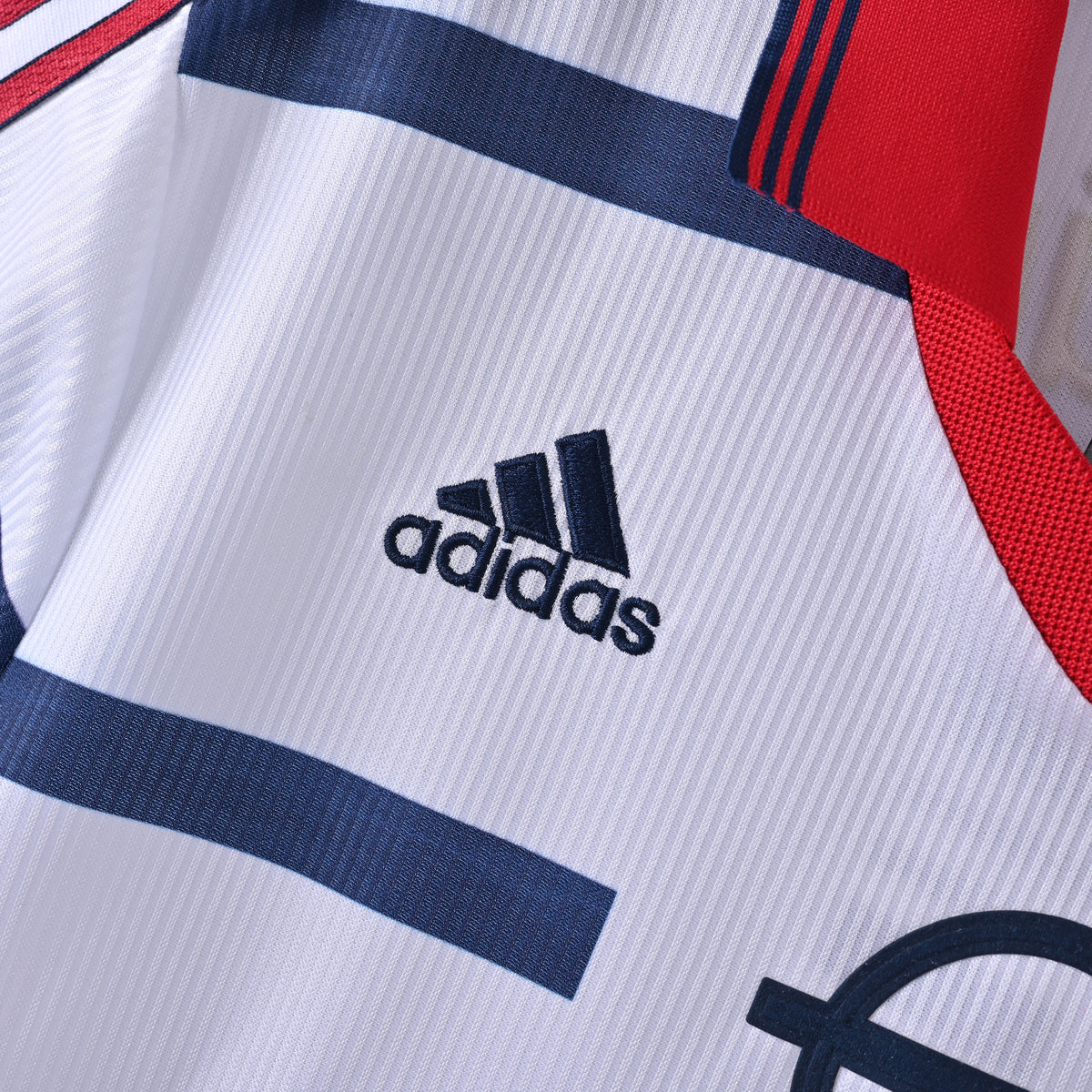 Camiseta Icónica Bayern de Múnich Temporada 1995/1997 (Visitante o Alternativa)