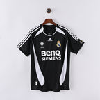 Camiseta Icónica Real Madrid Temporada 2006/2007 (Visitante o Alternativa)