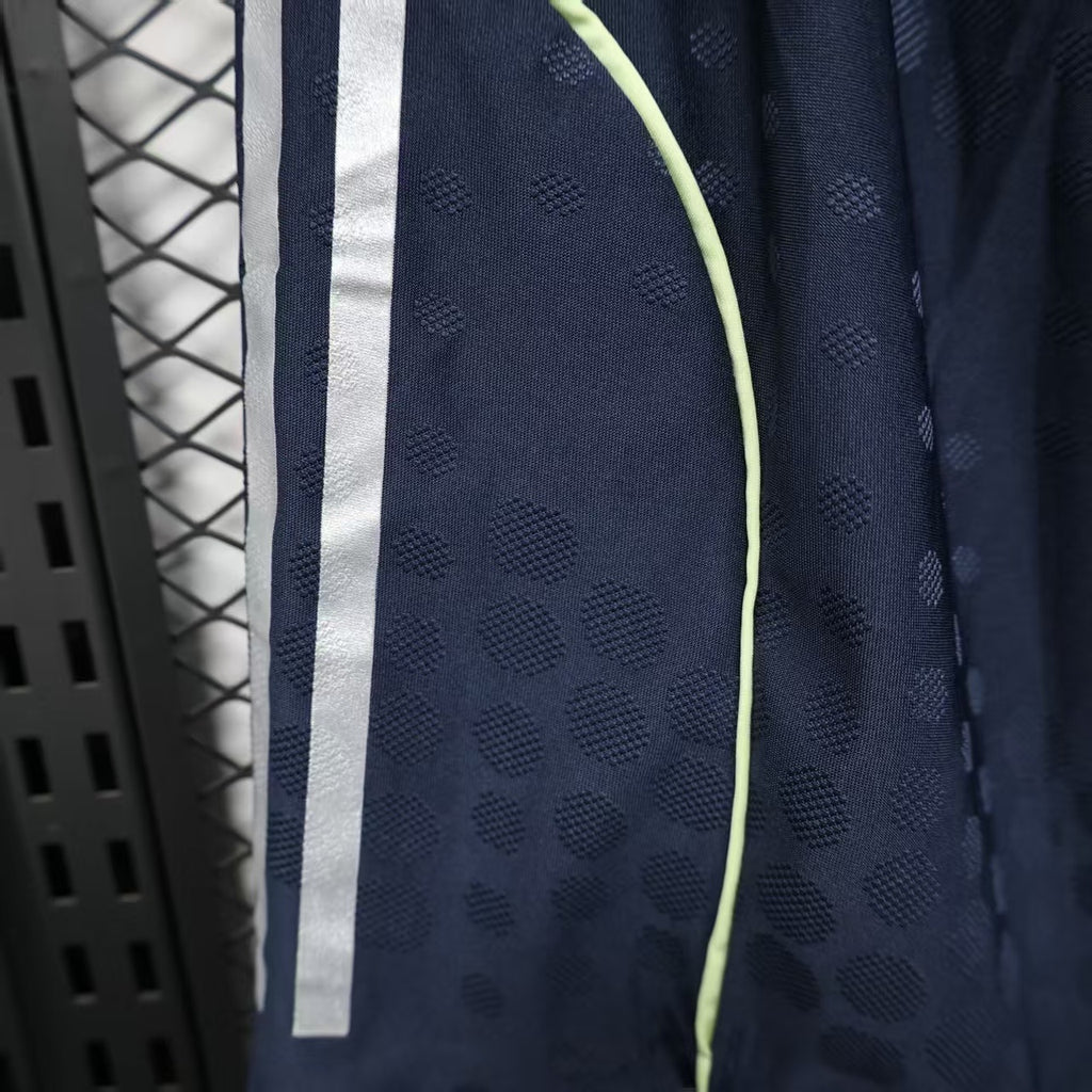 Short Oficial de Equipación – Real Madrid (Temporada 2026/27)