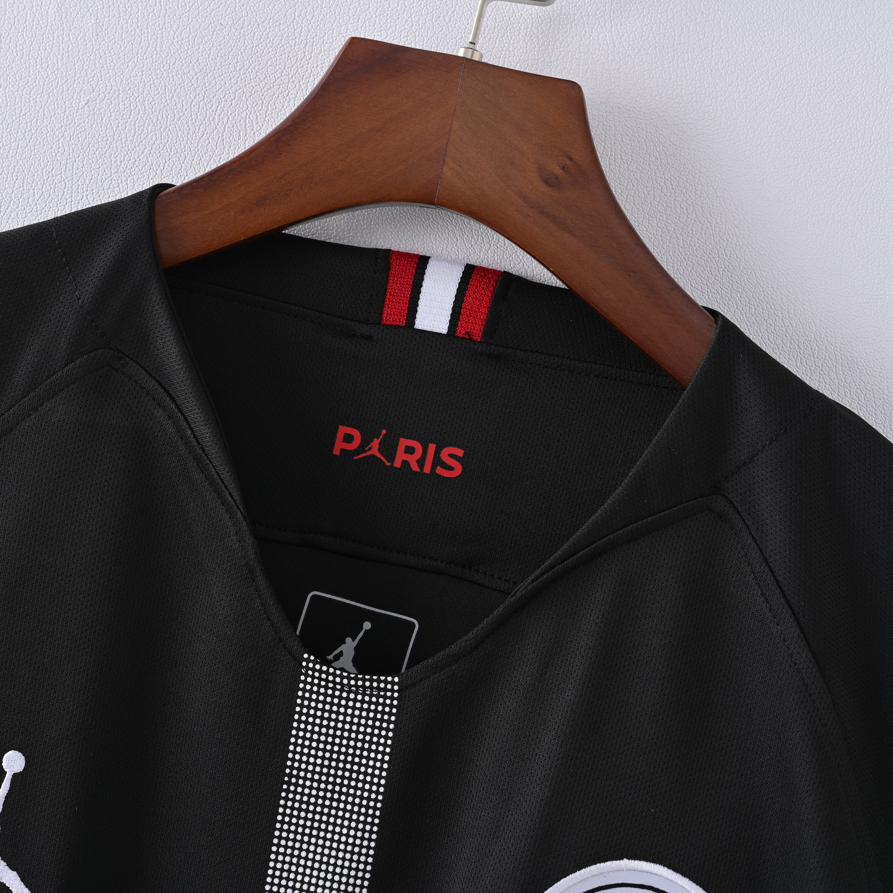 Camiseta Icónica Paris Saint-Germain Temporada 2018/2019 (Tercera / Colección Jordan - Negro)