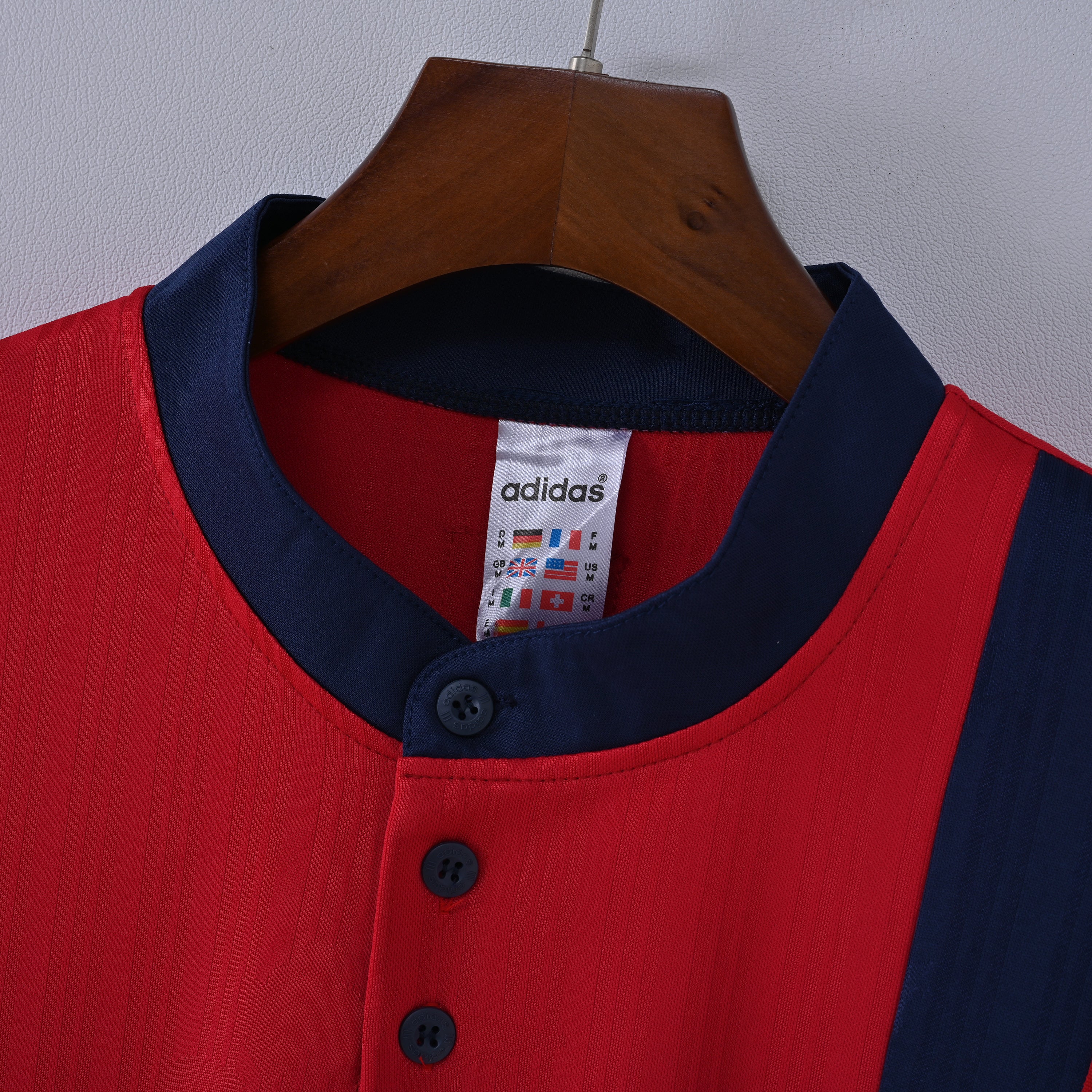 Camiseta Icónica Selección de España Temporada 1996/1998 (Local)