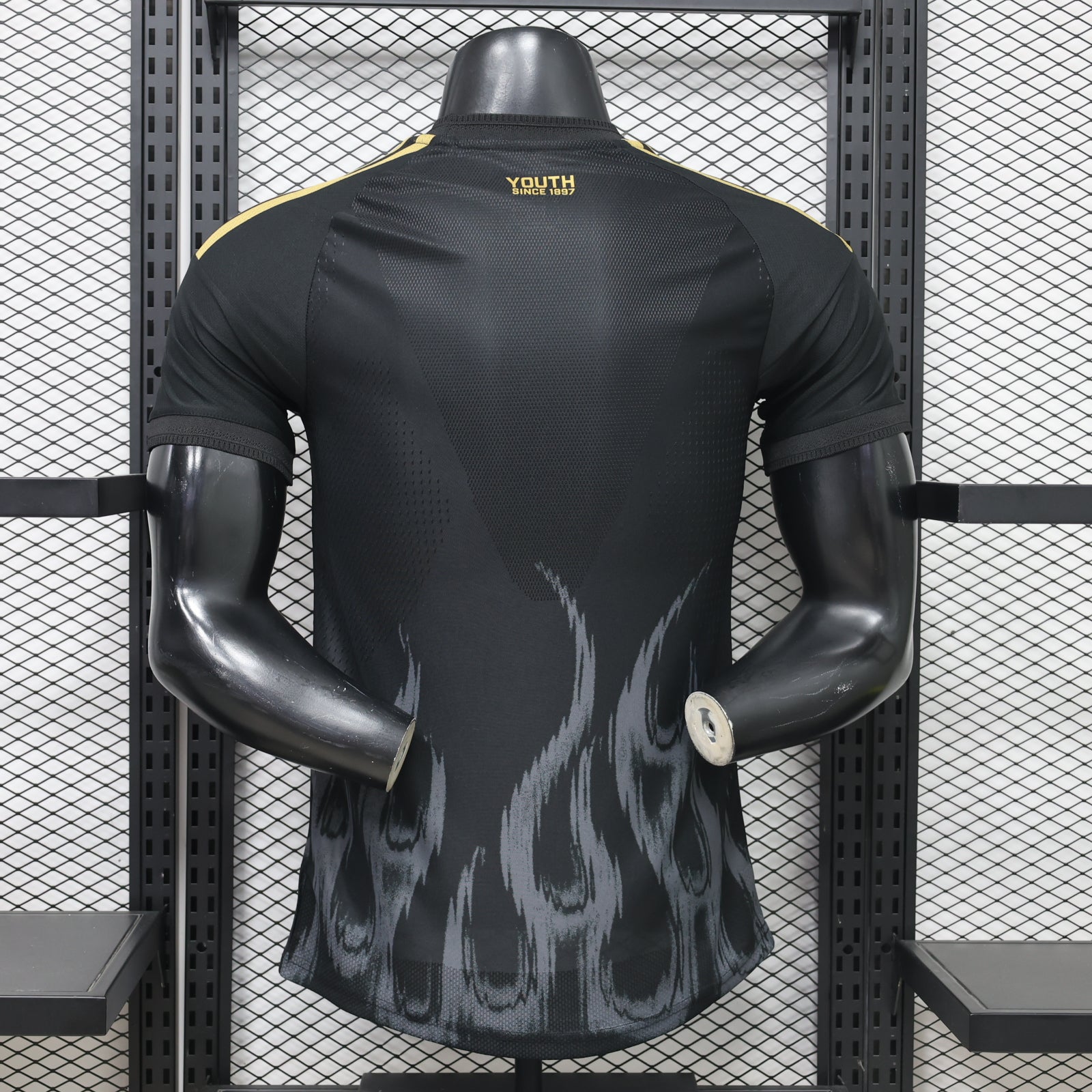 Camiseta Juventus Visitante 2023/2024 - Edición Especial Negrita / Dorada