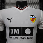 Valencia CF de la temporada 2024/2025 firmada por Puma