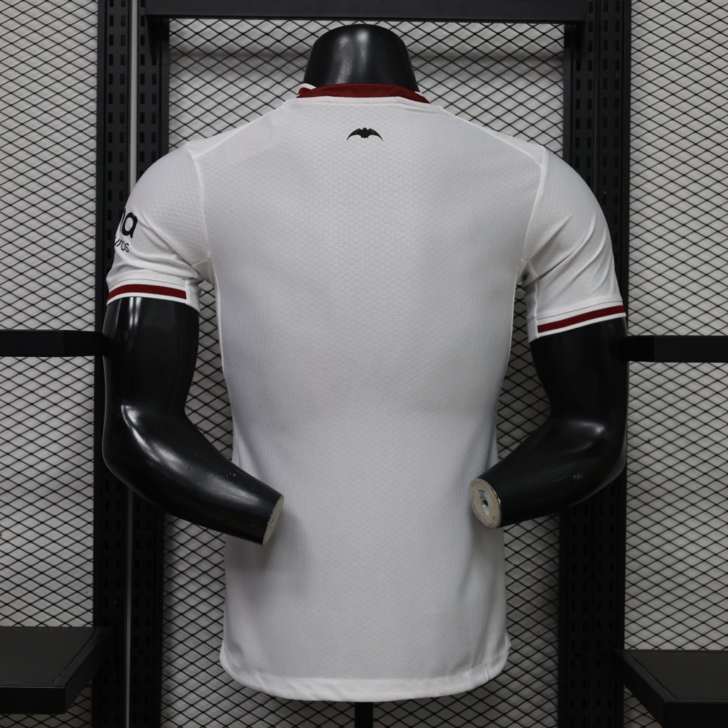 Valencia CF de la temporada 2024/2025 firmada por Puma