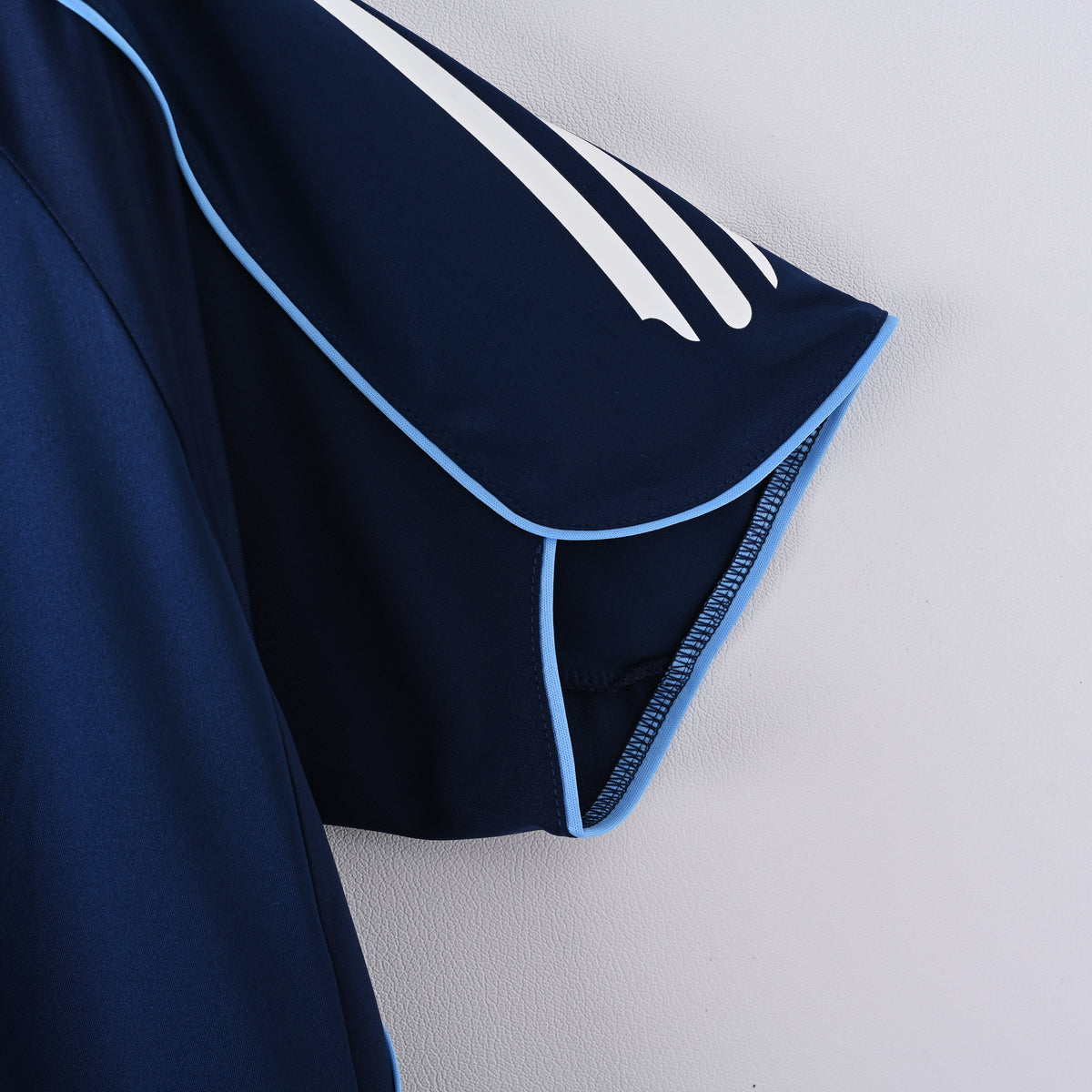 Camiseta Icónica Real Madrid Temporada 2003/2004 (Visitante o Alternativa)