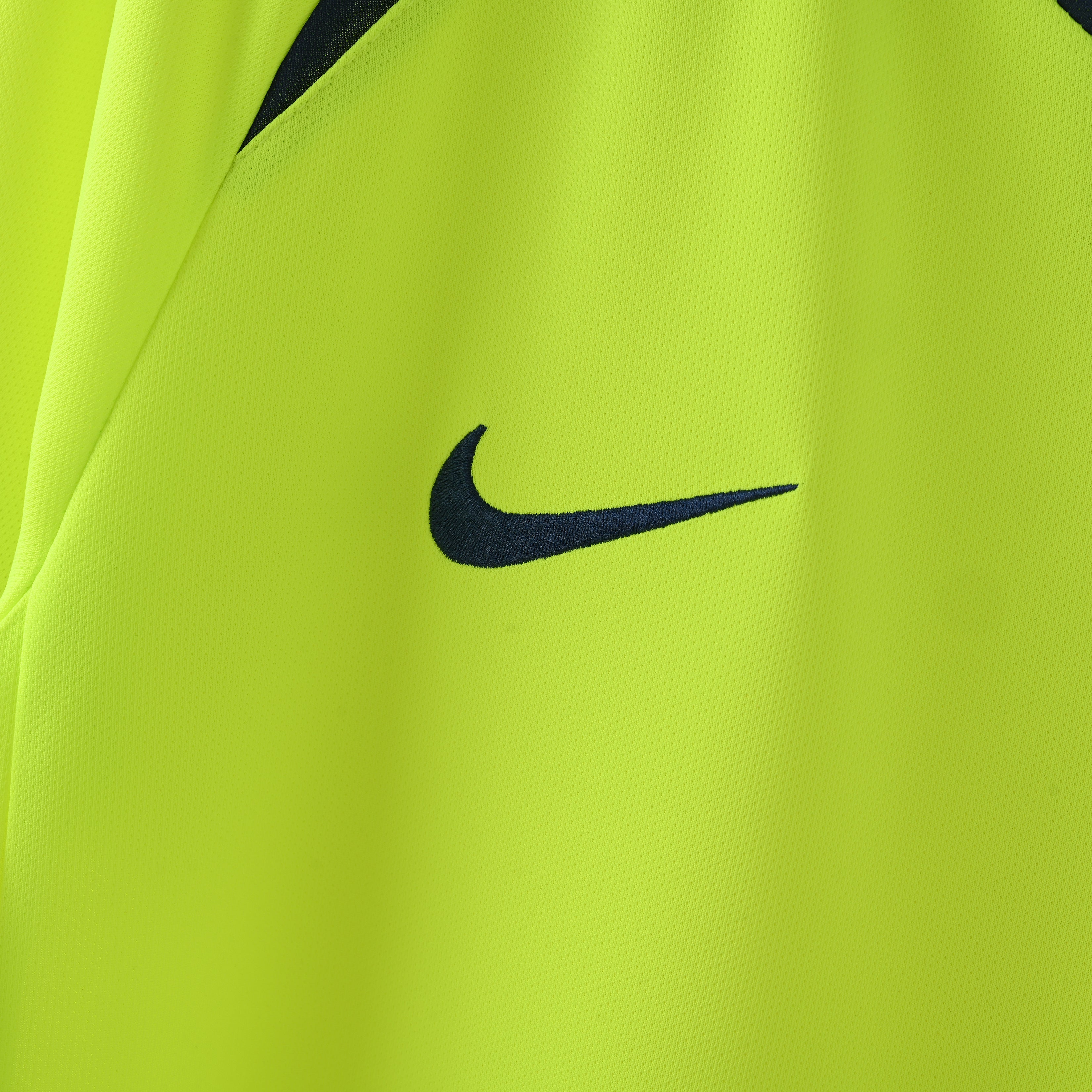 Camiseta Icónica FC Barcelona Temporada 2005/2006 (Visitante o Alternativa)