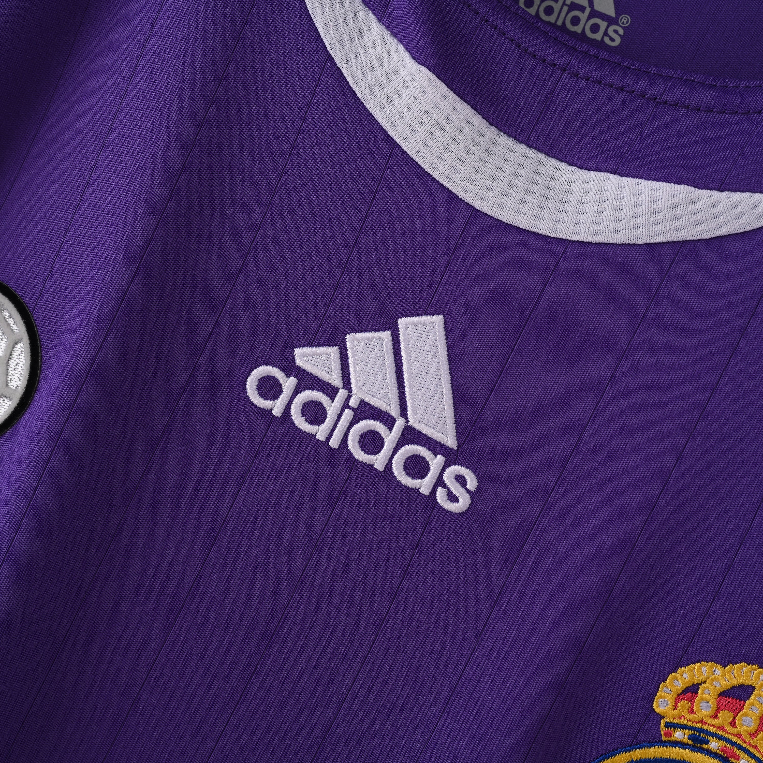 Camiseta Icónica Real Madrid Temporada 2006/2007 (Visitante o Alternativa)