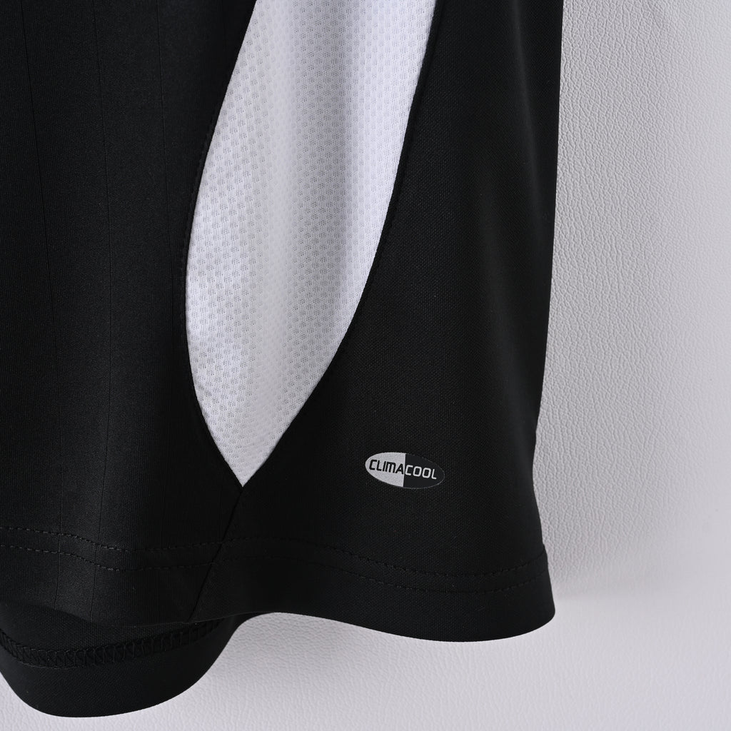 Camiseta Icónica Real Madrid Temporada 2006/2007 (Visitante o Alternativa)