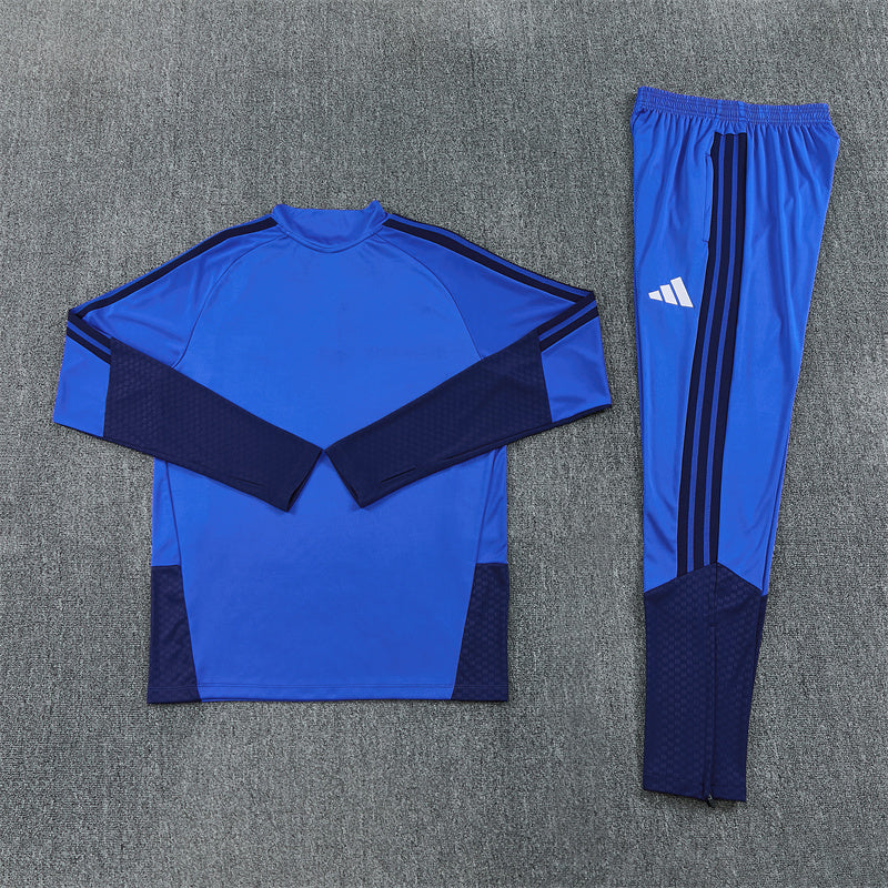 ⚽ Manchester United (Temporada Actual - Colección Training) 🔵⚡