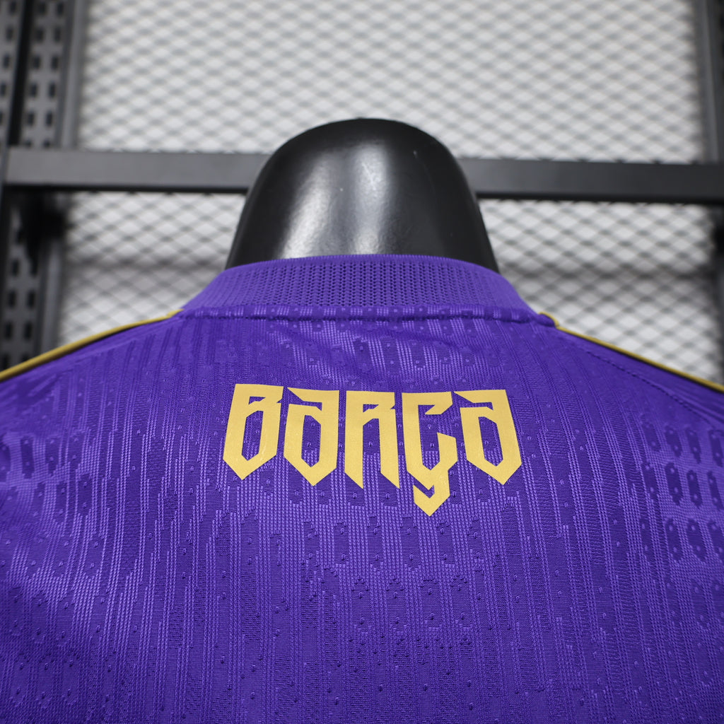 FC Barcelona x Kobe Bryant en color morado y detalles dorados (Temporada actual)