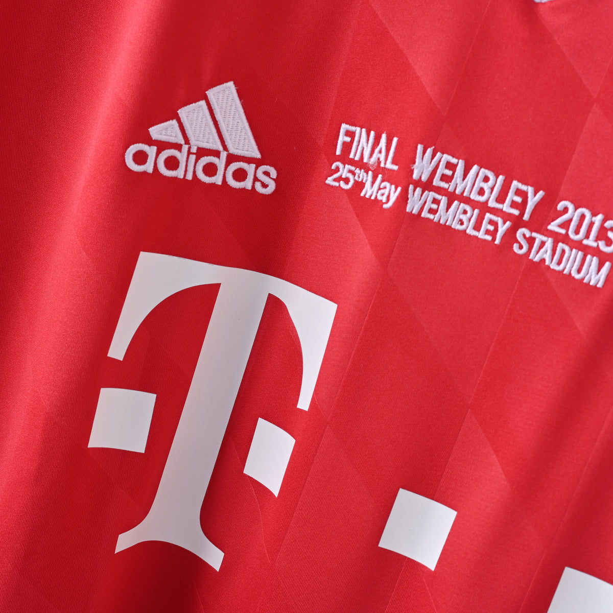 Camiseta Icónica Bayern de Múnich Temporada 2012/2013 (Local - El triplete histórico)