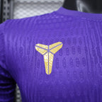 FC Barcelona x Kobe Bryant en color morado y detalles dorados (Temporada actual)