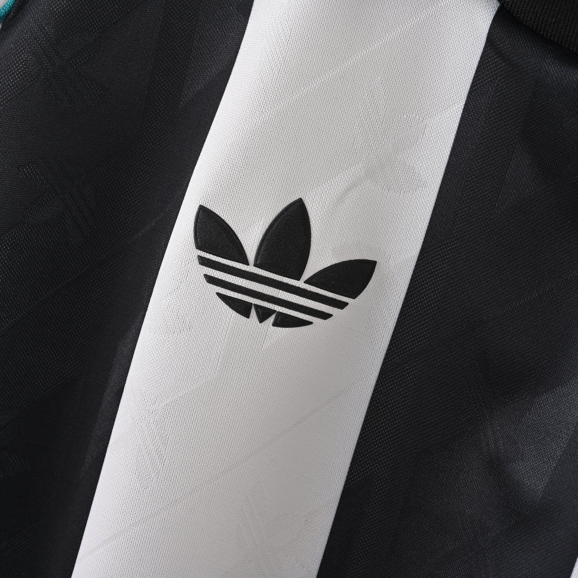 Camiseta Icónica Newcastle United Temporada 1996/1997 (Local)