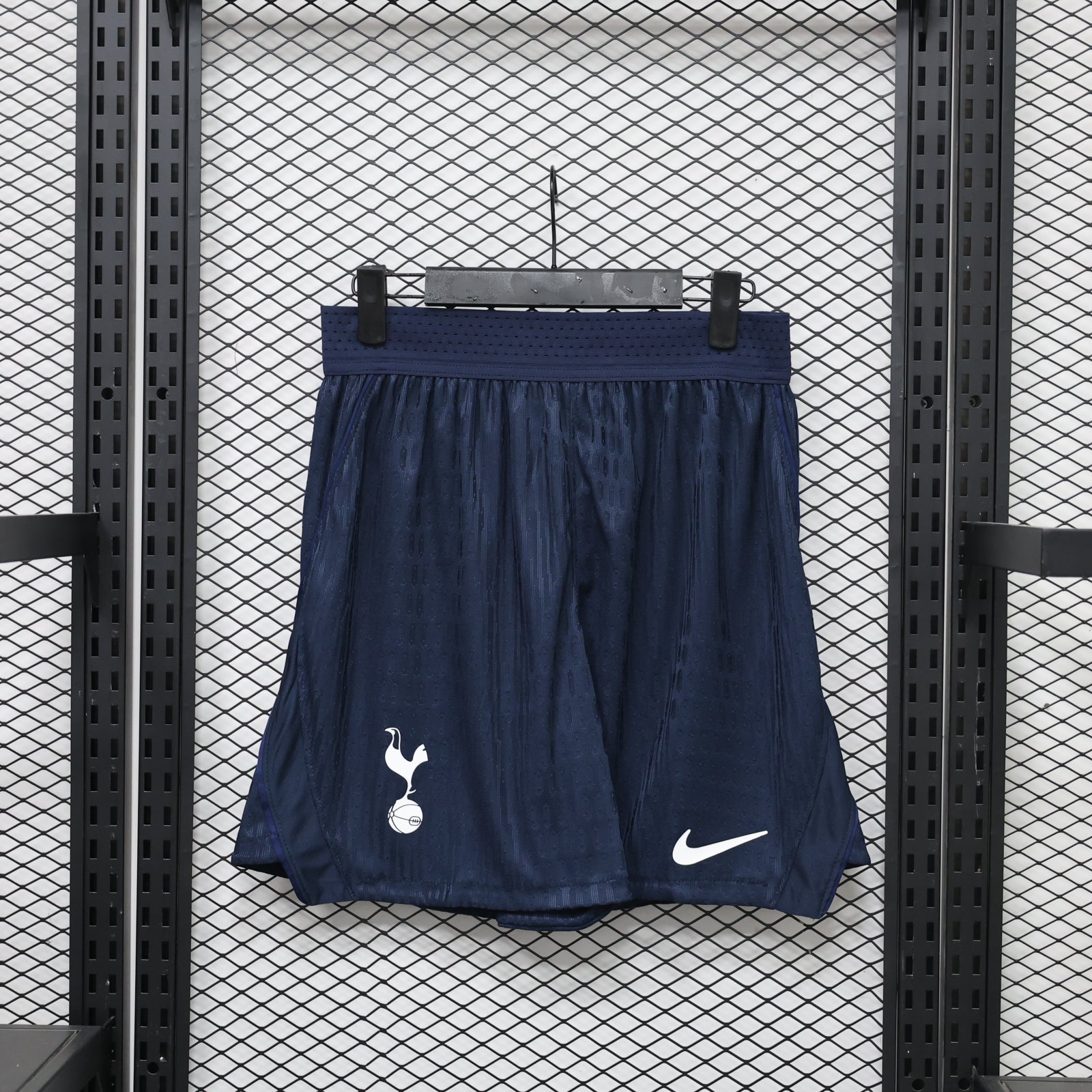 Short Oficial de Equipación – Tottenham Hotspur (Temporada 2026/27)