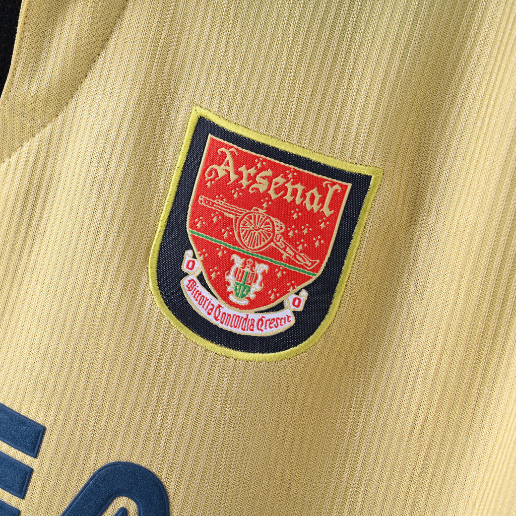 Camiseta Icónica Arsenal FC Temporada 2001/2002 (Visitante o Alternativa)