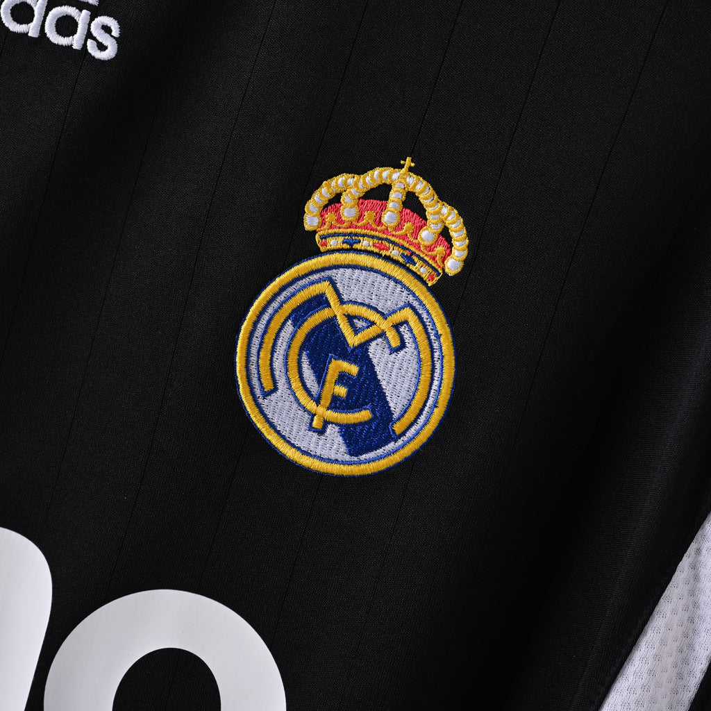 Camiseta Icónica Real Madrid Temporada 2006/2007 (Visitante o Alternativa)