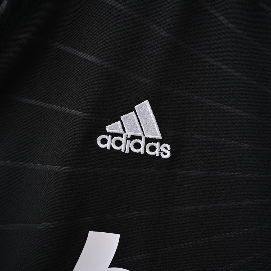 Camiseta Icónica Real Madrid Temporada 2010/2011 (Visitante o Alternativa)