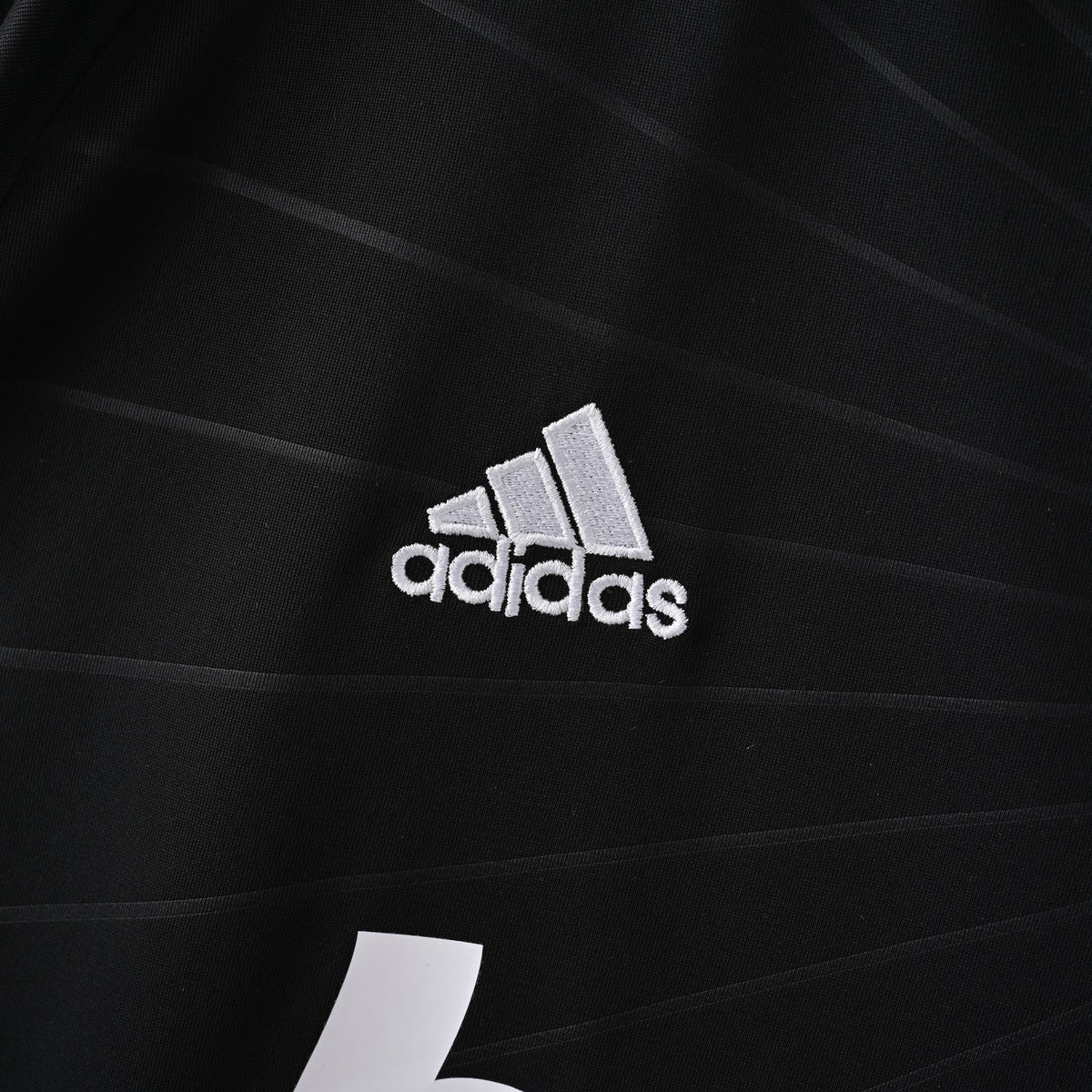 Camiseta Icónica Real Madrid Temporada 2010/2011 (Visitante o Alternativa)